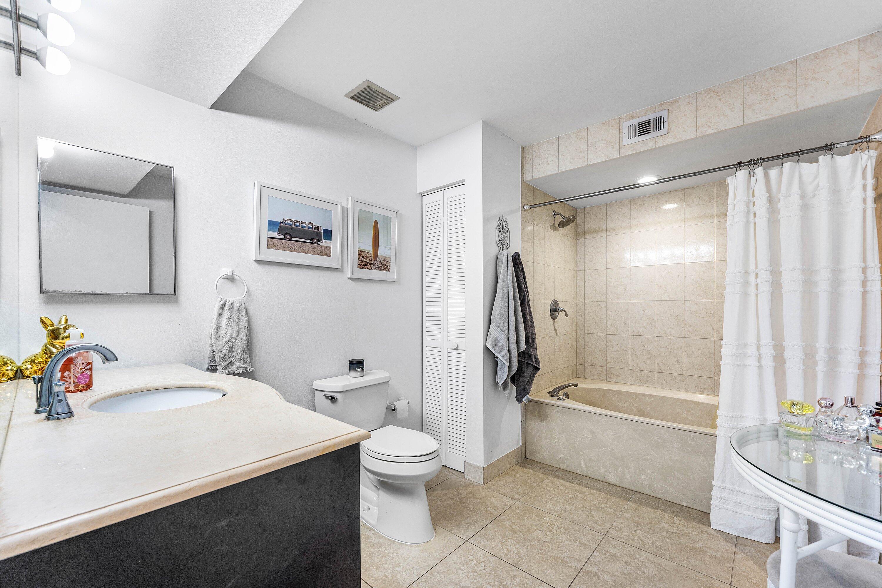 6614 Villa Sonrisa #123, Boca Raton FL 33433