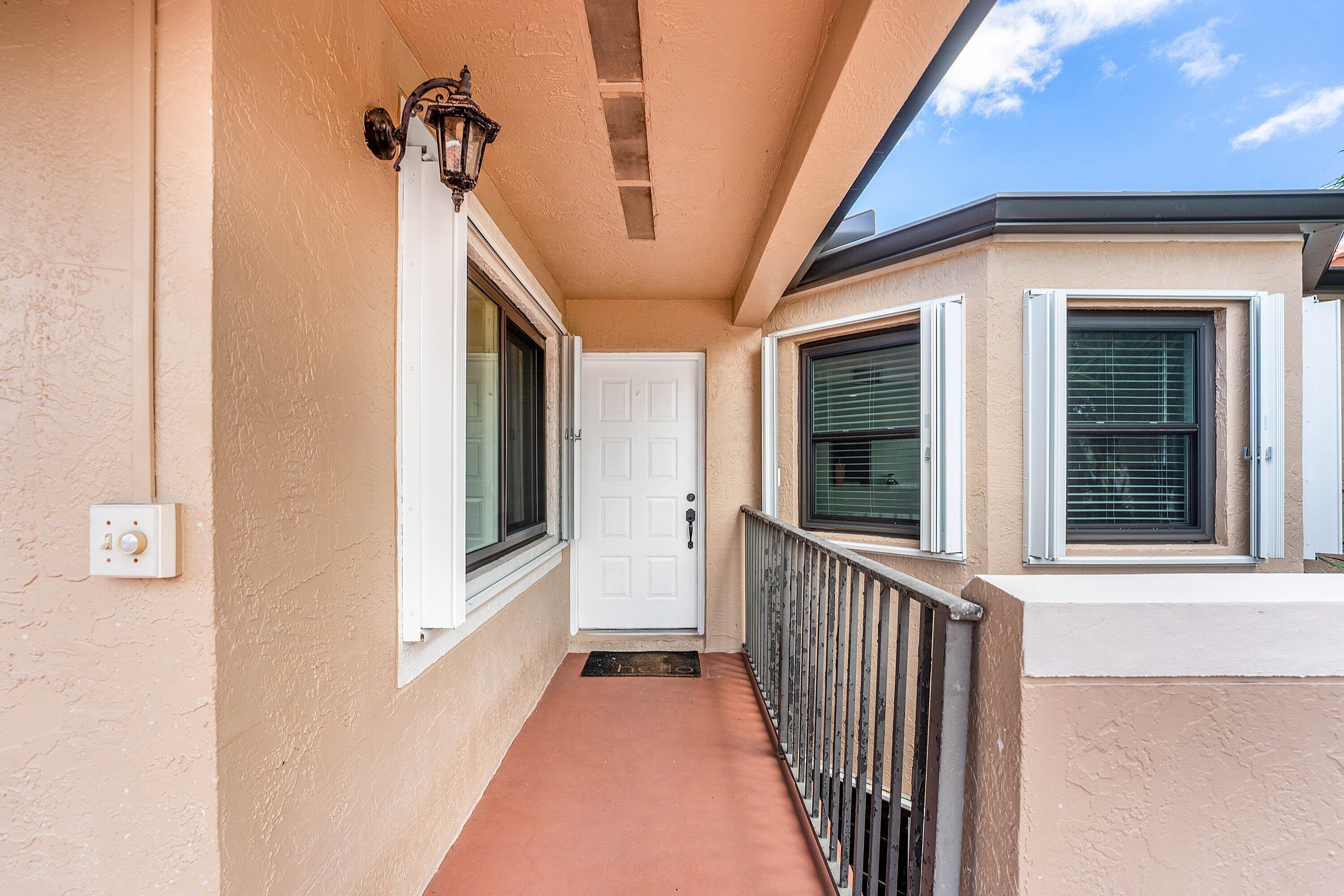 6614 Villa Sonrisa #123, Boca Raton FL 33433