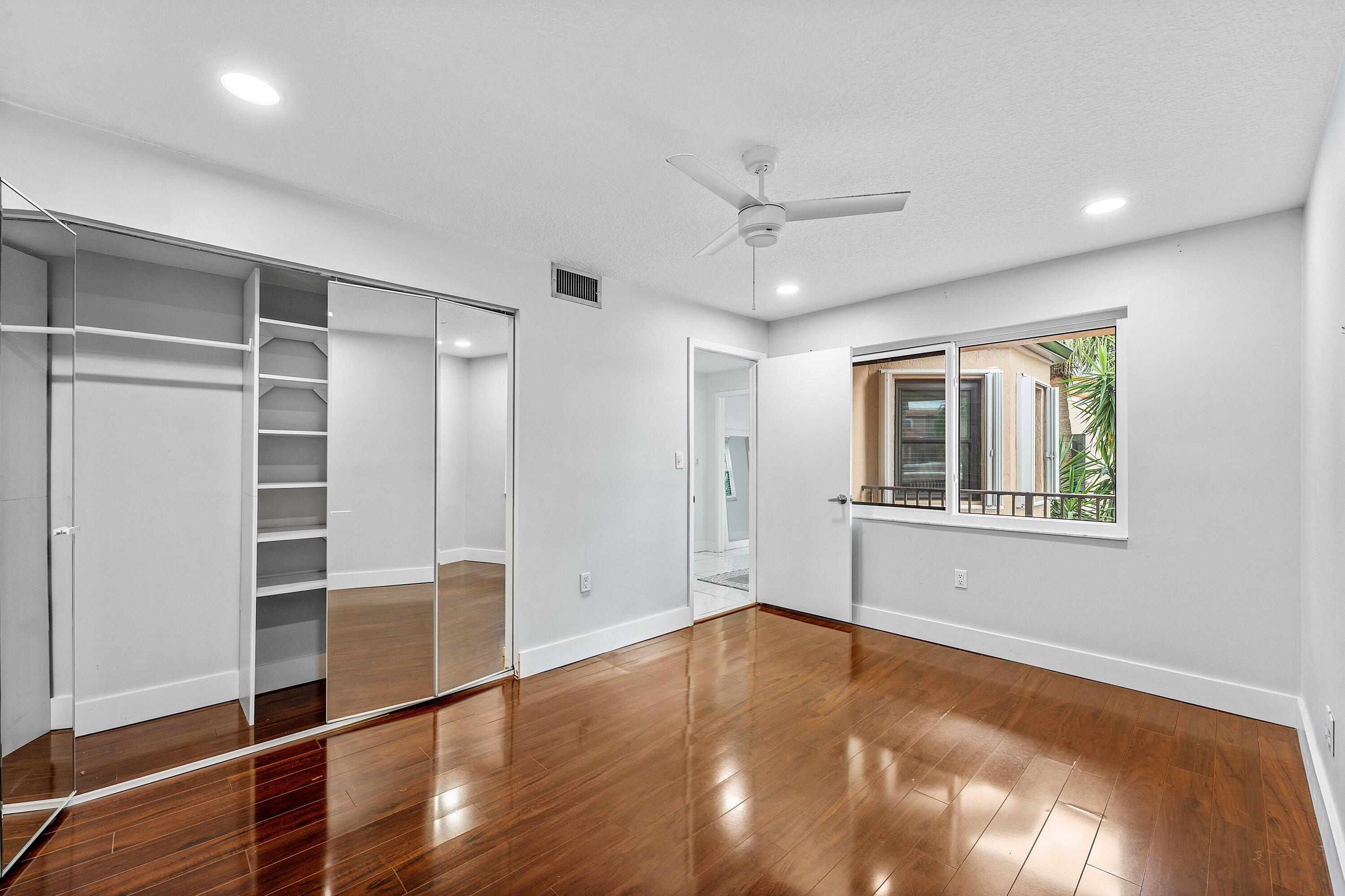 6614 Villa Sonrisa #123, Boca Raton FL 33433