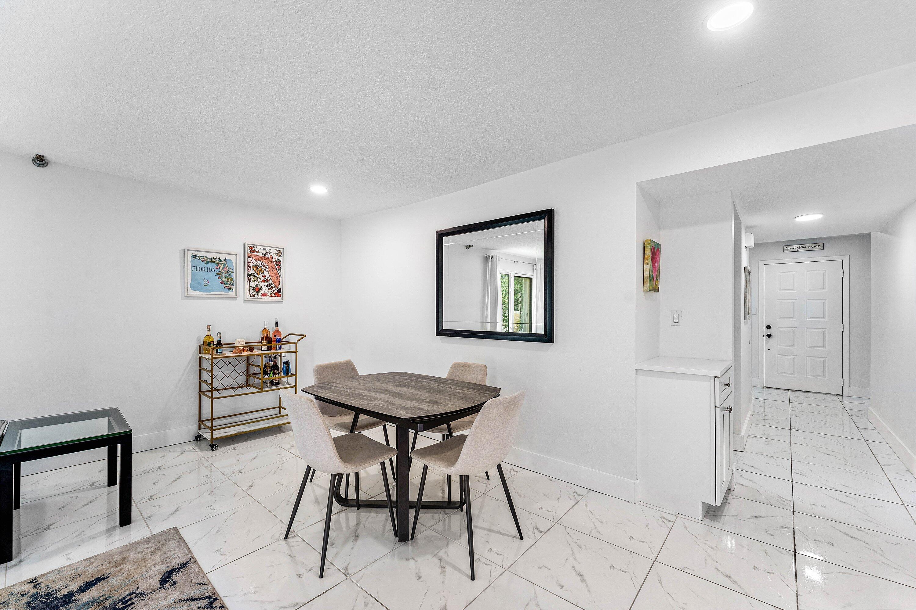 6614 Villa Sonrisa #123, Boca Raton FL 33433
