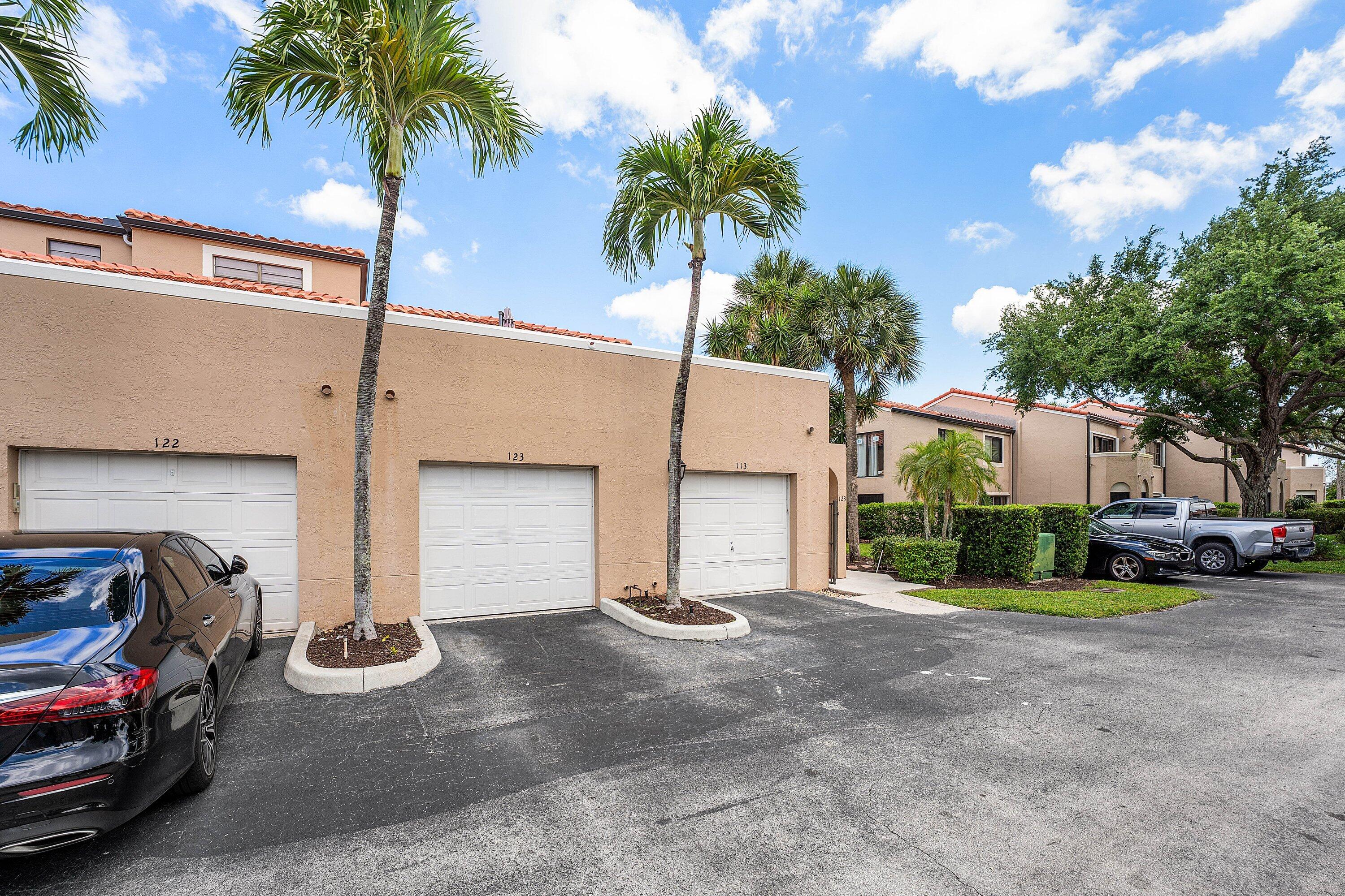 6614 Villa Sonrisa #123, Boca Raton FL 33433