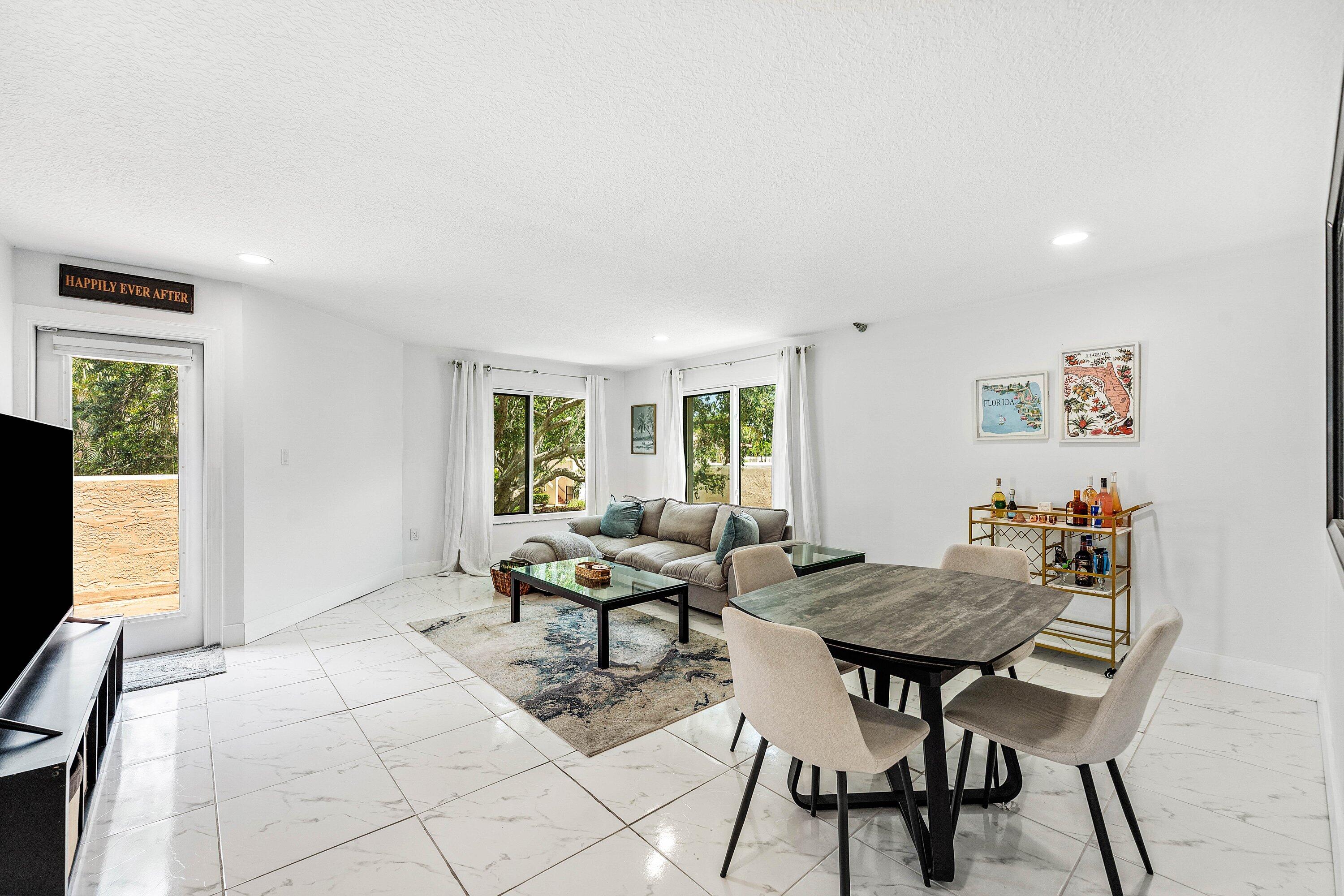 6614 Villa Sonrisa #123, Boca Raton FL 33433