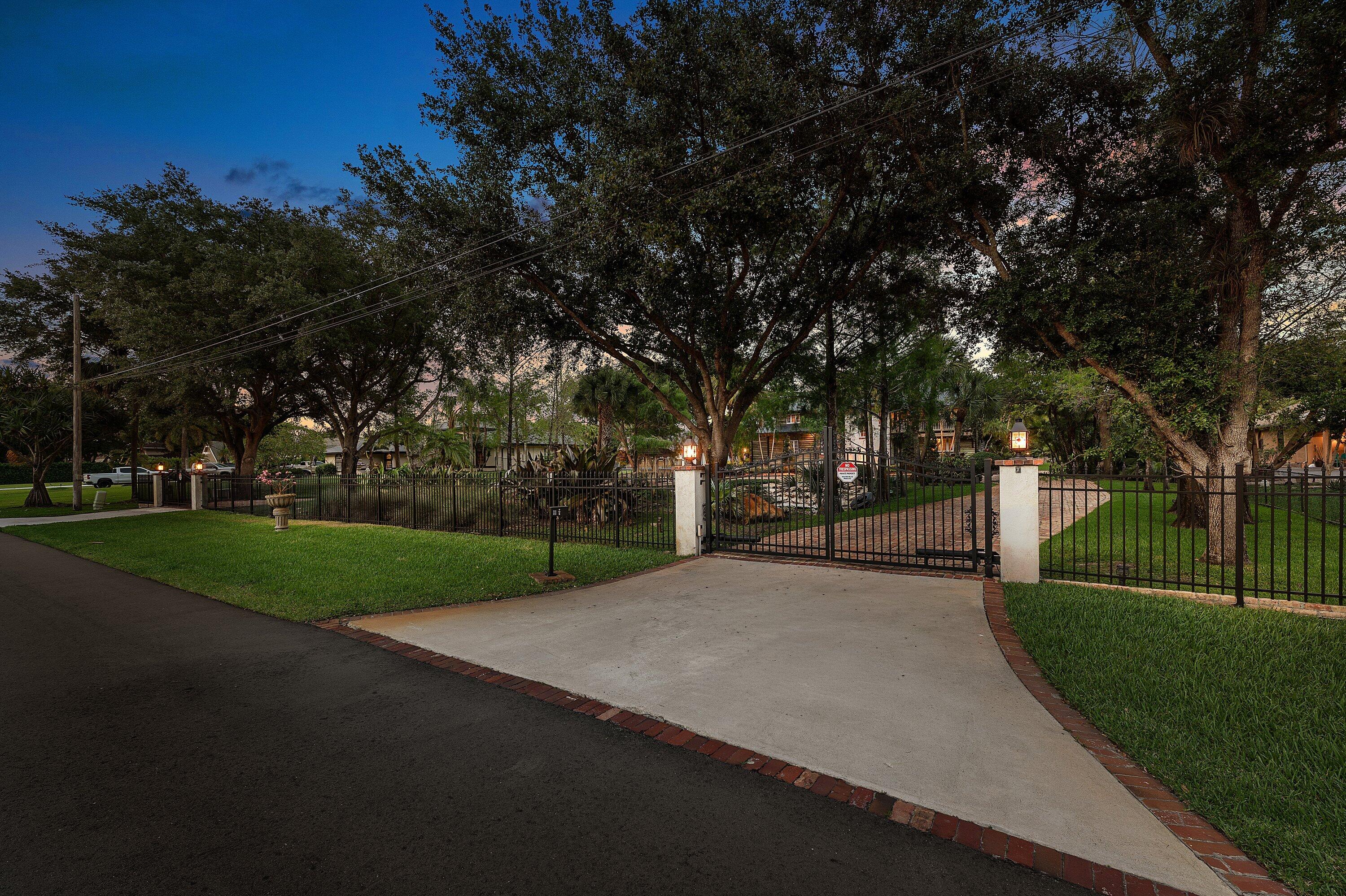 6002 NW 74th, Parkland FL 33067