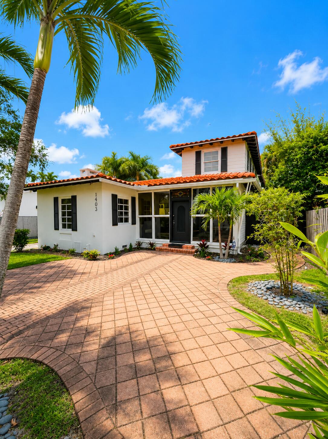 1403 SE 2nd #1, Fort Lauderdale FL 33301