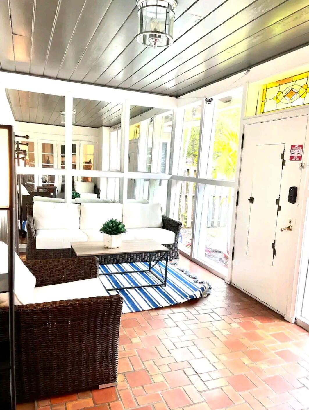 1403 SE 2nd #1, Fort Lauderdale FL 33301