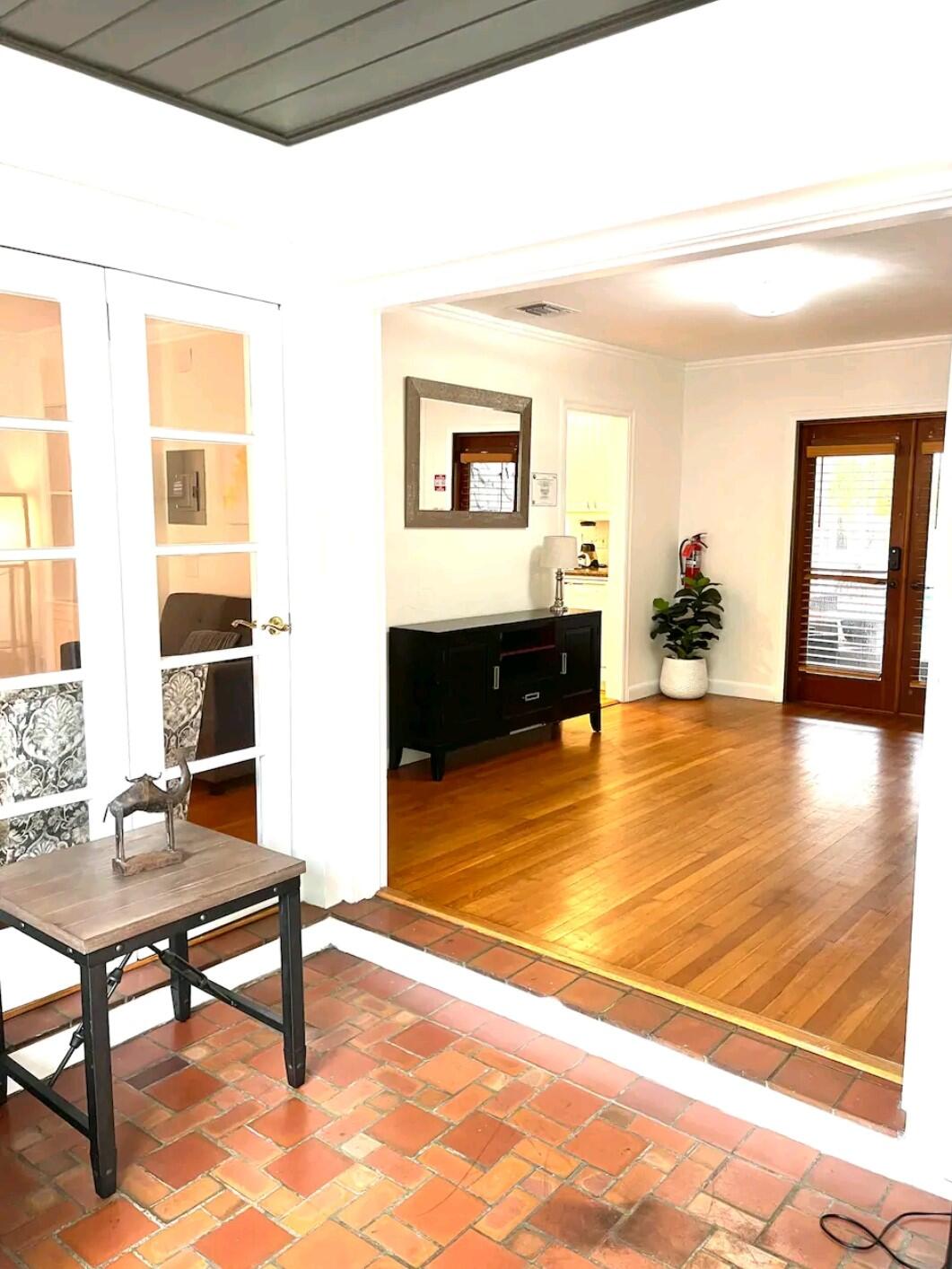 1403 SE 2nd #1, Fort Lauderdale FL 33301