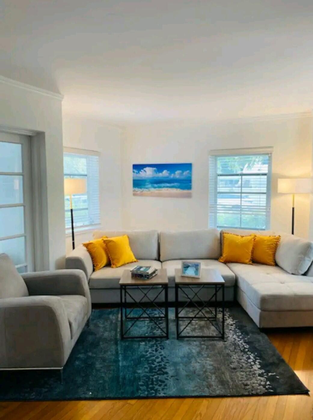 1403 SE 2nd #1, Fort Lauderdale FL 33301
