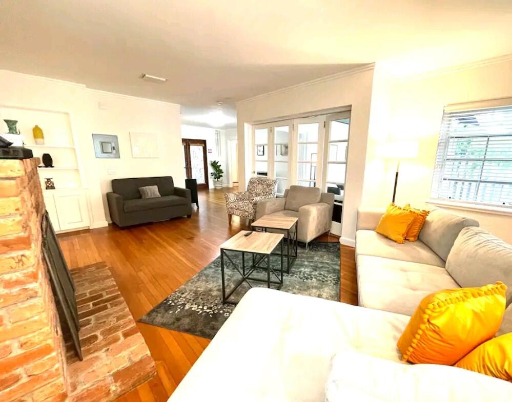 1403 SE 2nd #1, Fort Lauderdale FL 33301