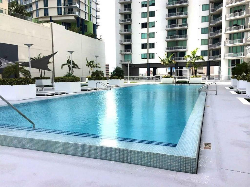 690 SW 1st #Ph2-21, Miami FL 33130