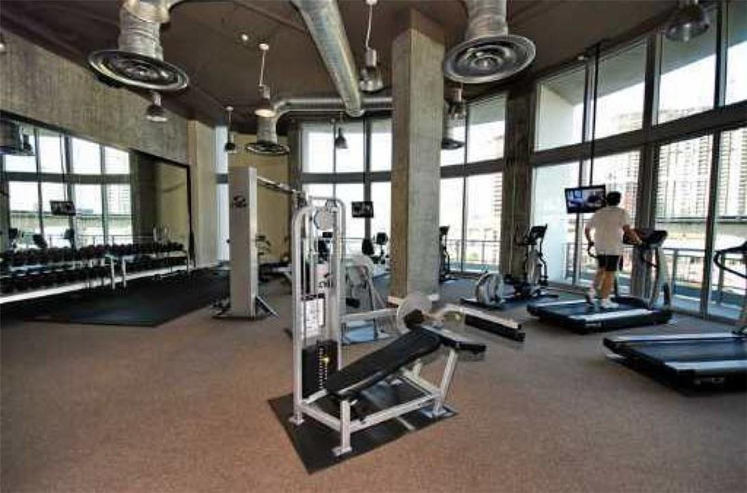 690 SW 1st #Ph2-21, Miami FL 33130
