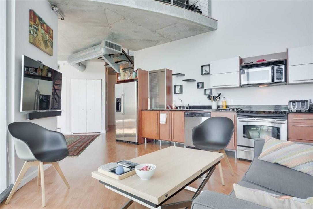 690 SW 1st #Ph2-21, Miami FL 33130