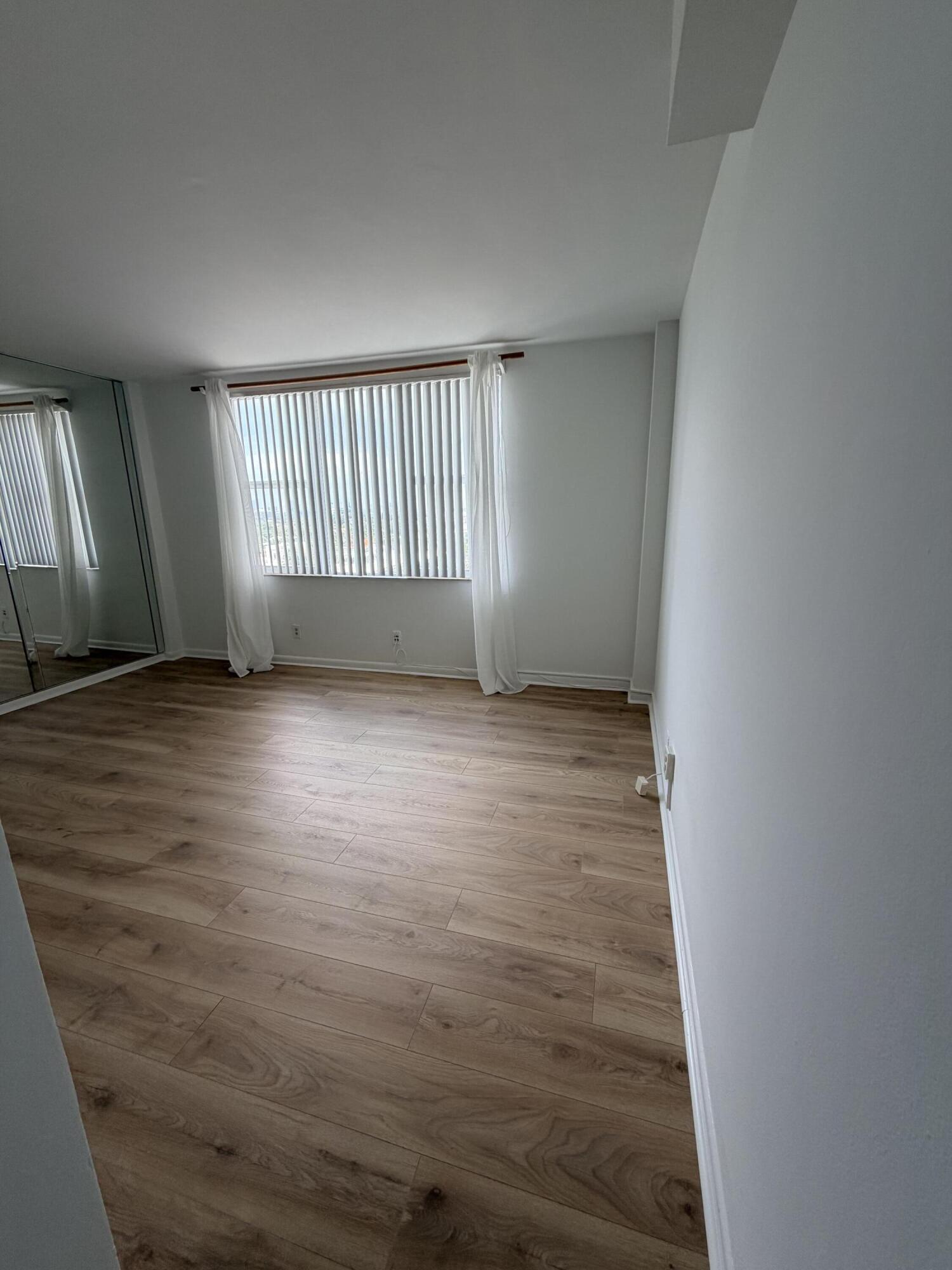 9195 Collins #913, Surfside FL 33154