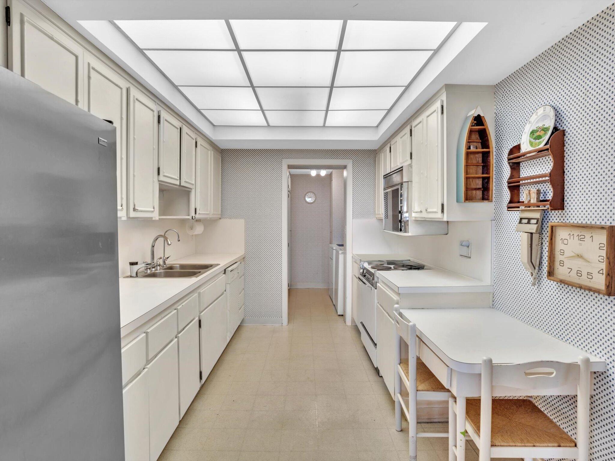 50 East #12f, Delray Beach FL 33483