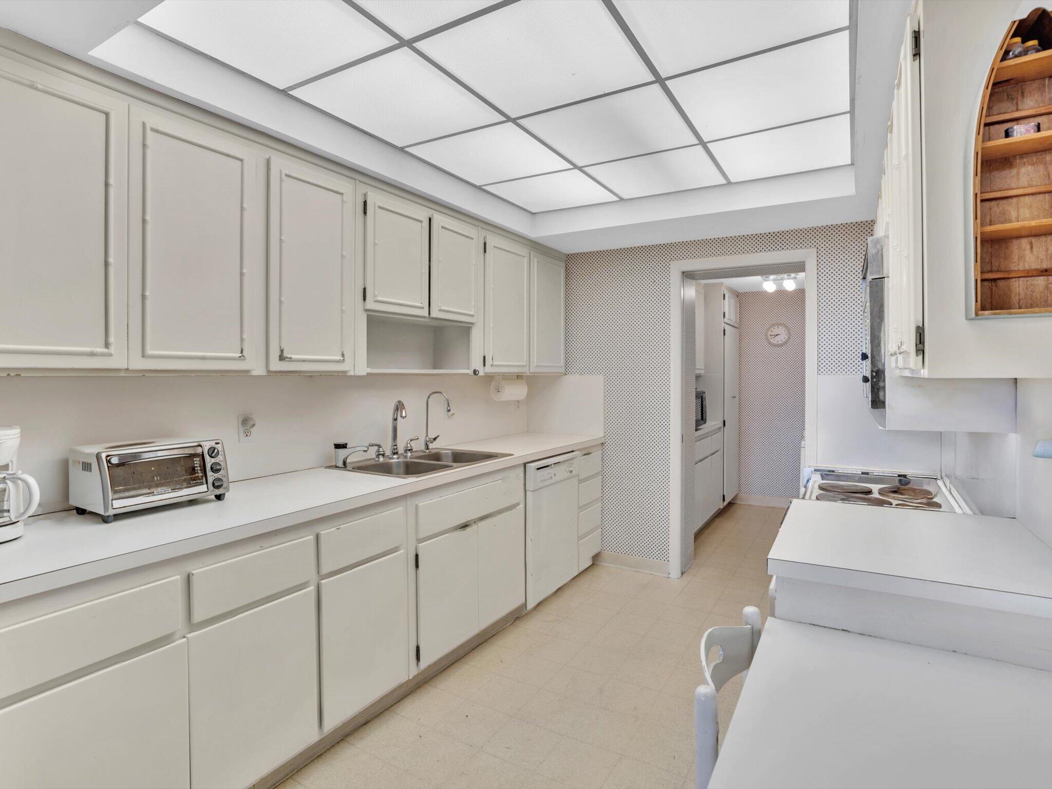 50 East #12f, Delray Beach FL 33483