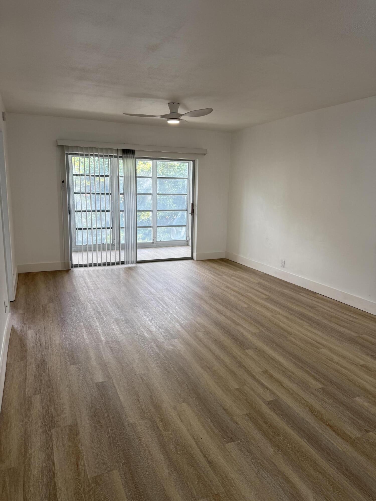 1400 NE 55th #206, Fort Lauderdale FL 33334