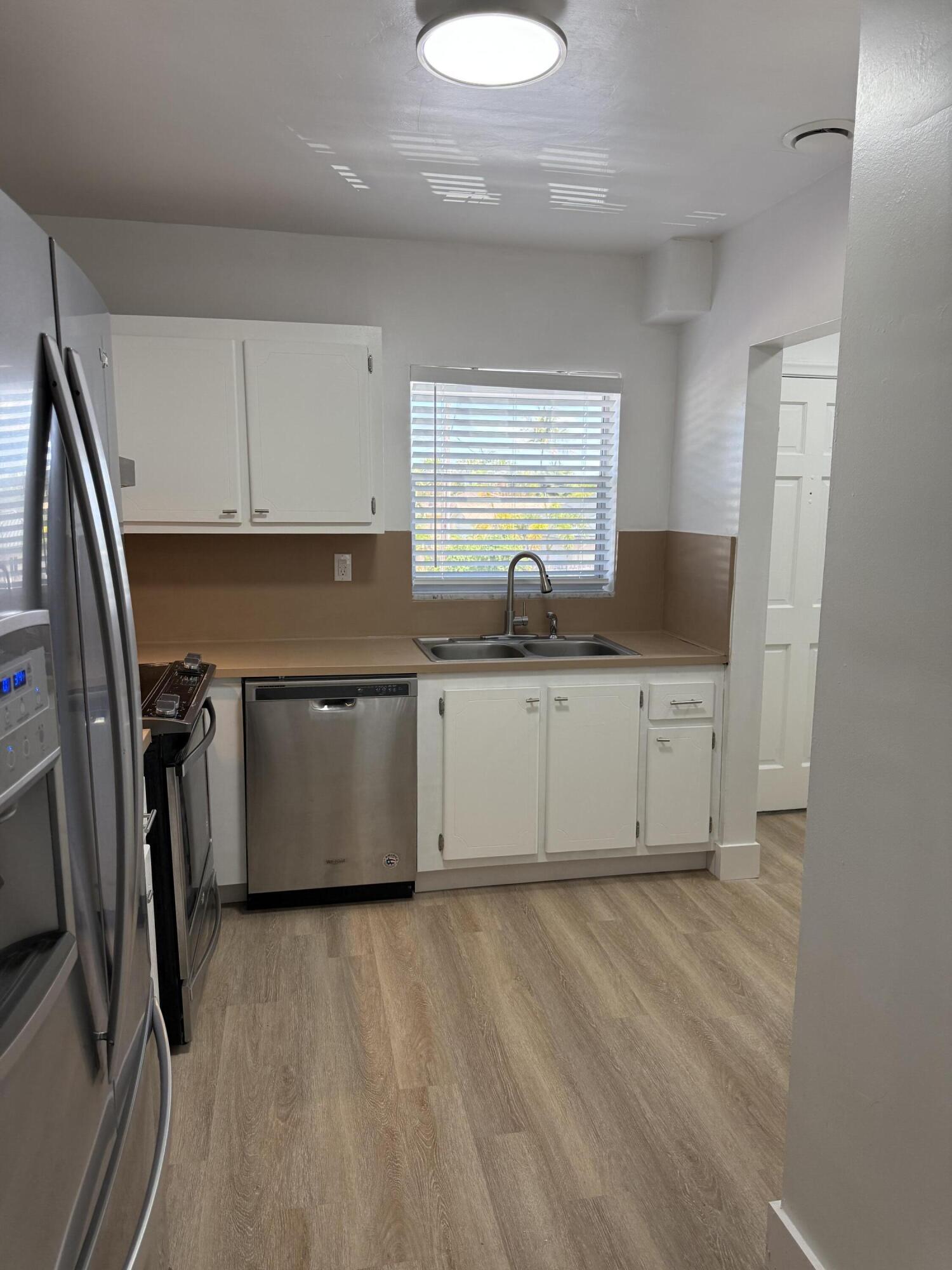 1400 NE 55th #206, Fort Lauderdale FL 33334