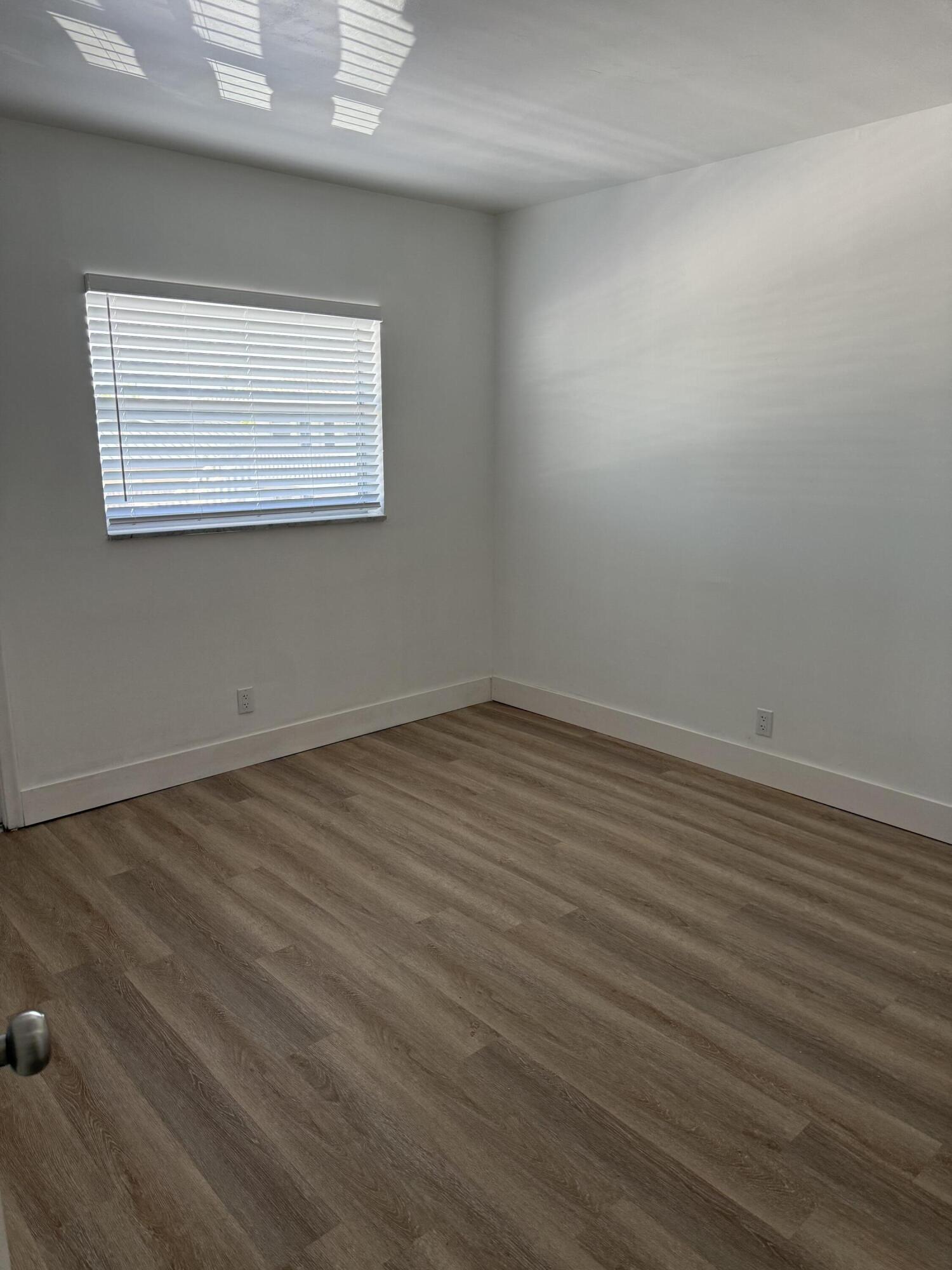 1400 NE 55th #206, Fort Lauderdale FL 33334