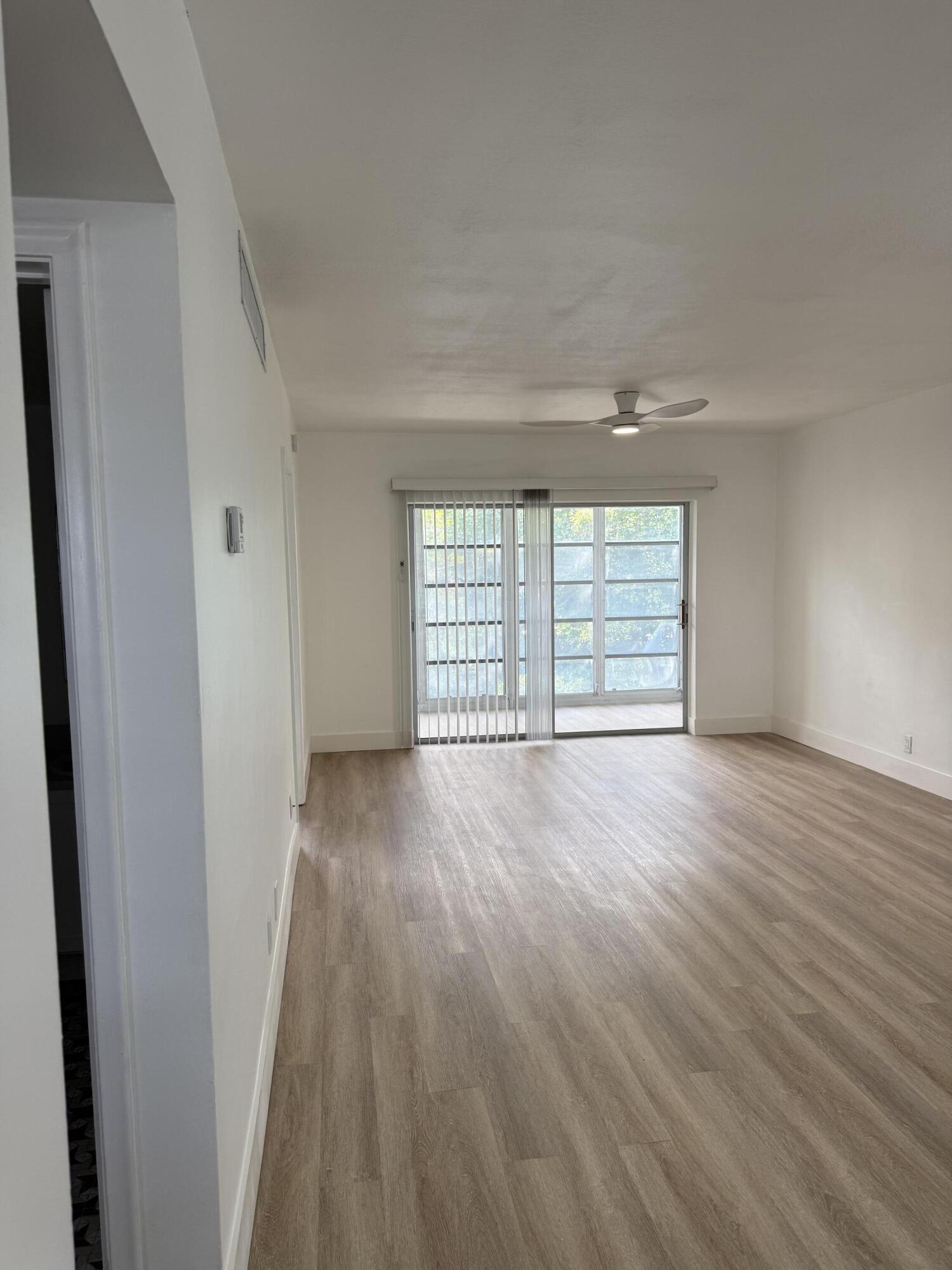 1400 NE 55th #206, Fort Lauderdale FL 33334