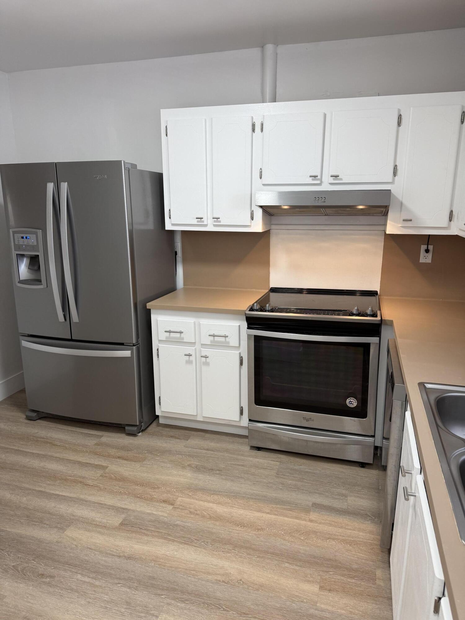 1400 NE 55th #206, Fort Lauderdale FL 33334