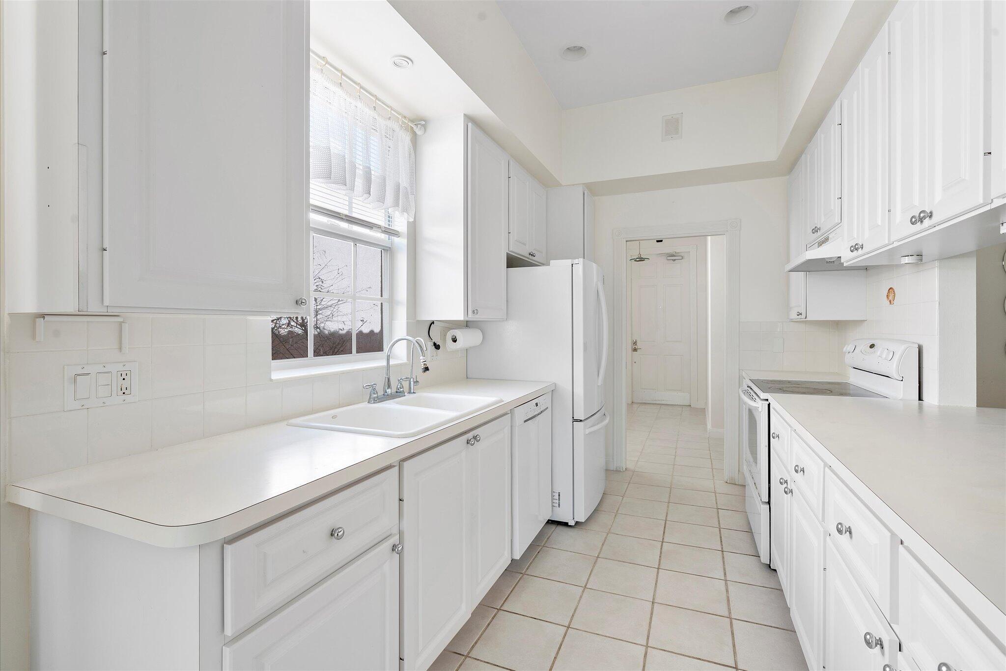 2563 James River, West Palm Beach FL 33411