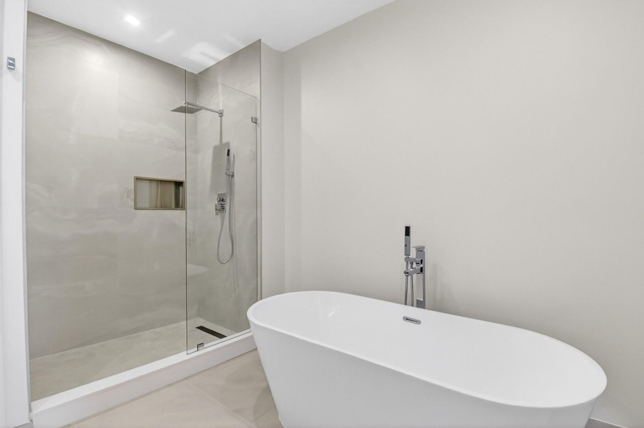 220 Lake Shore #1808, Lake Park FL 33403