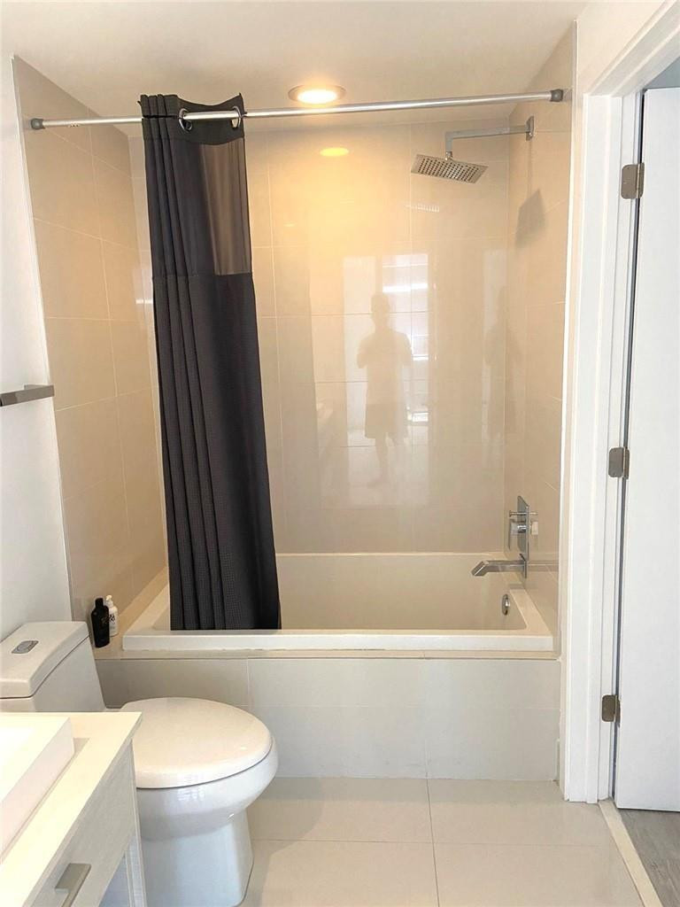 45 SW 9th #3707, Miami FL 33130