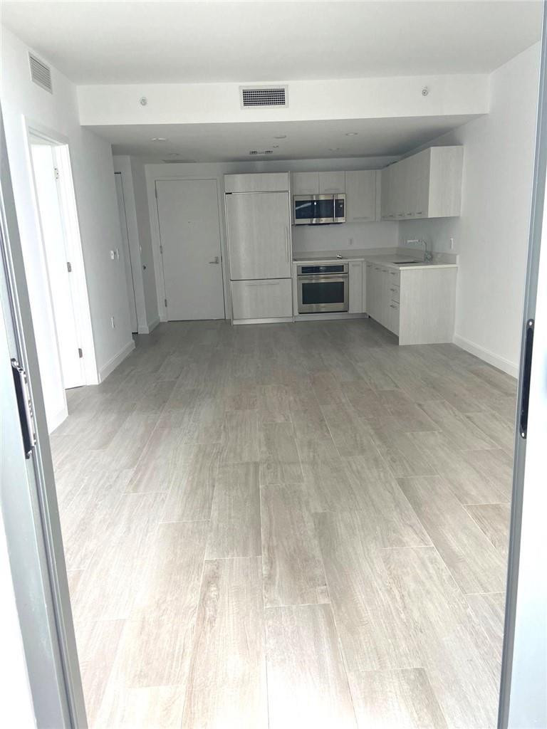 45 SW 9th #3707, Miami FL 33130