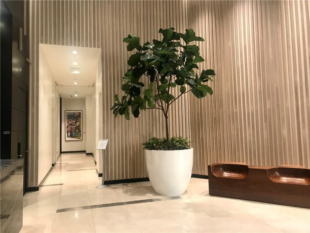 45 SW 9th #3707, Miami FL 33130