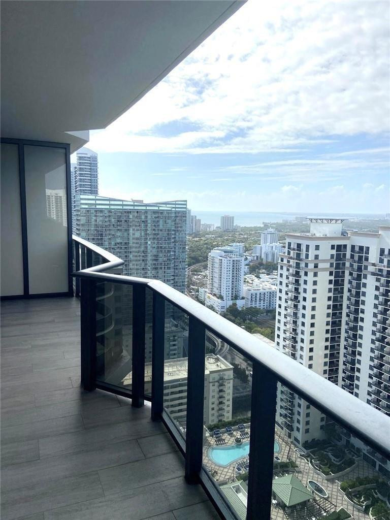 45 SW 9th #3707, Miami FL 33130