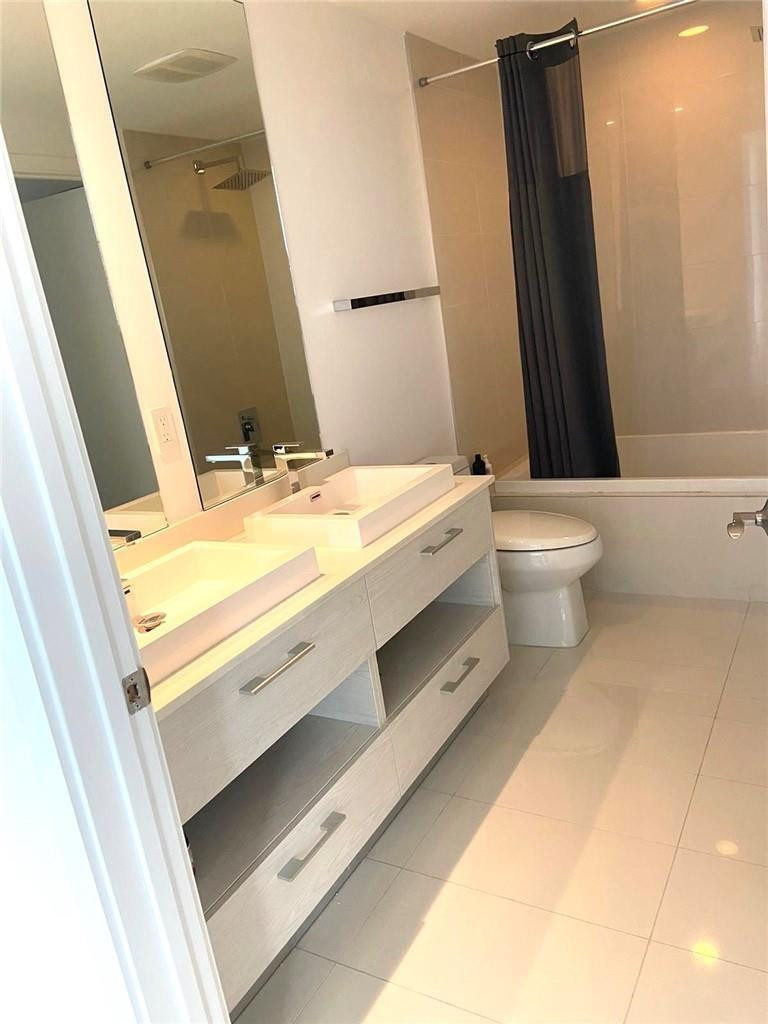 45 SW 9th #3707, Miami FL 33130