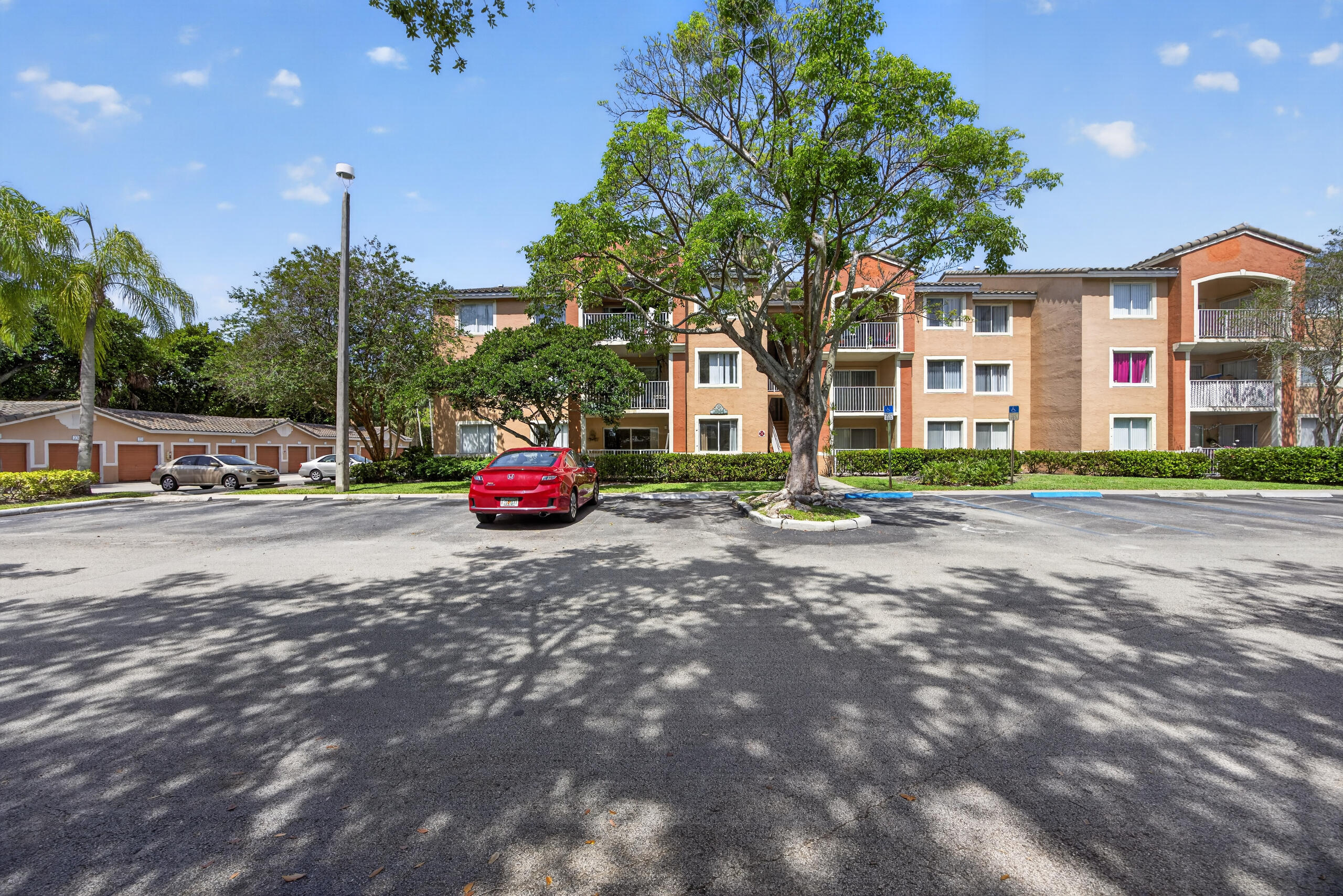 3844 Lyons #101-4, Coconut Creek FL 33073