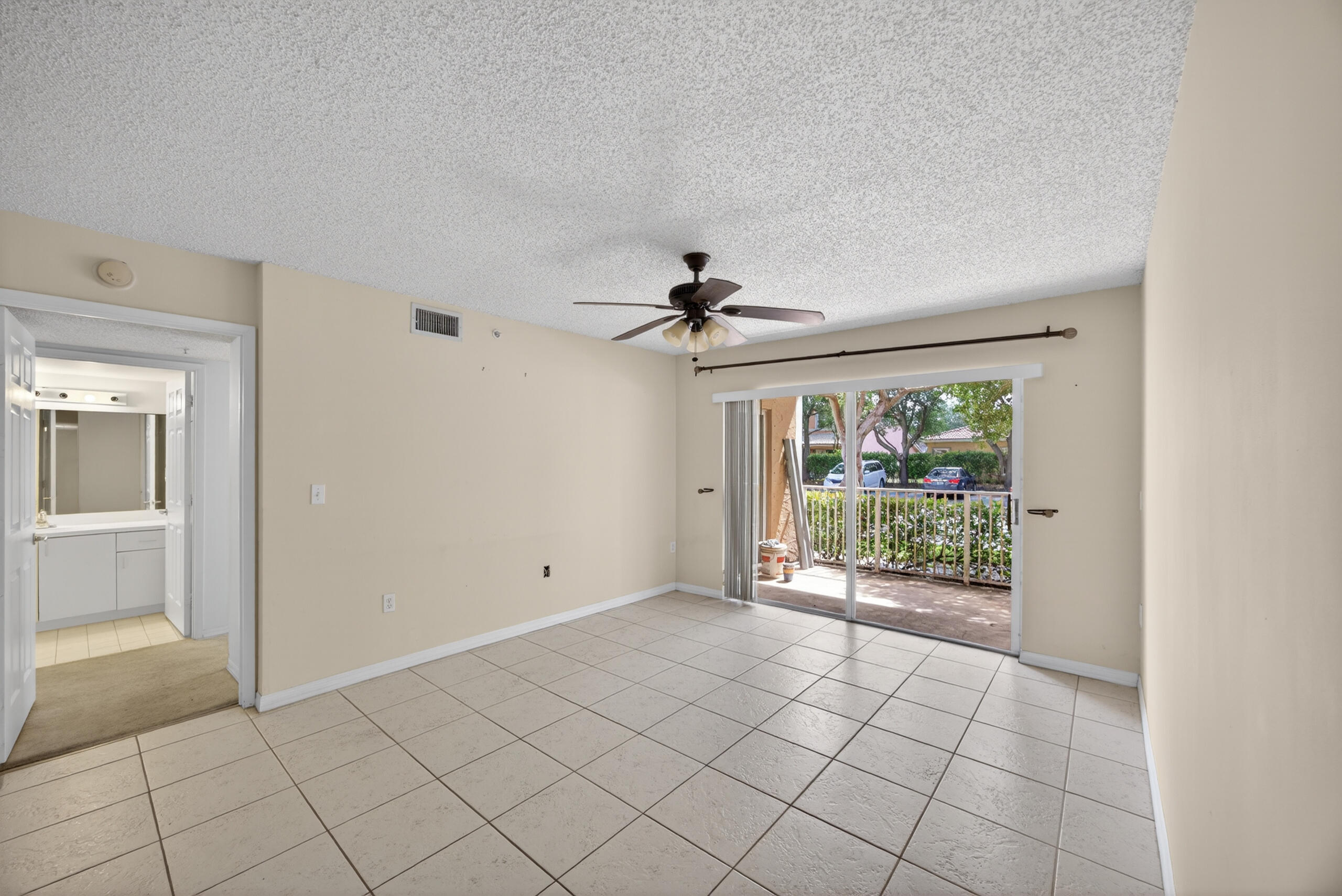 3844 Lyons #101-4, Coconut Creek FL 33073