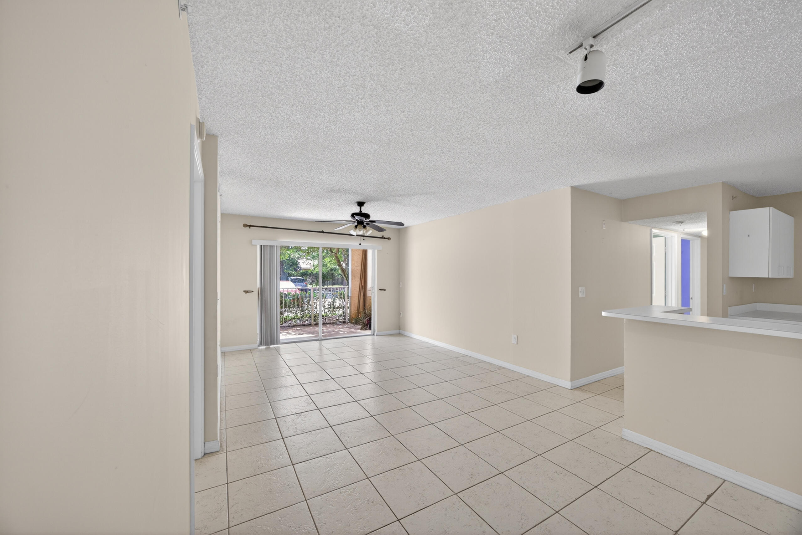 3844 Lyons #101-4, Coconut Creek FL 33073