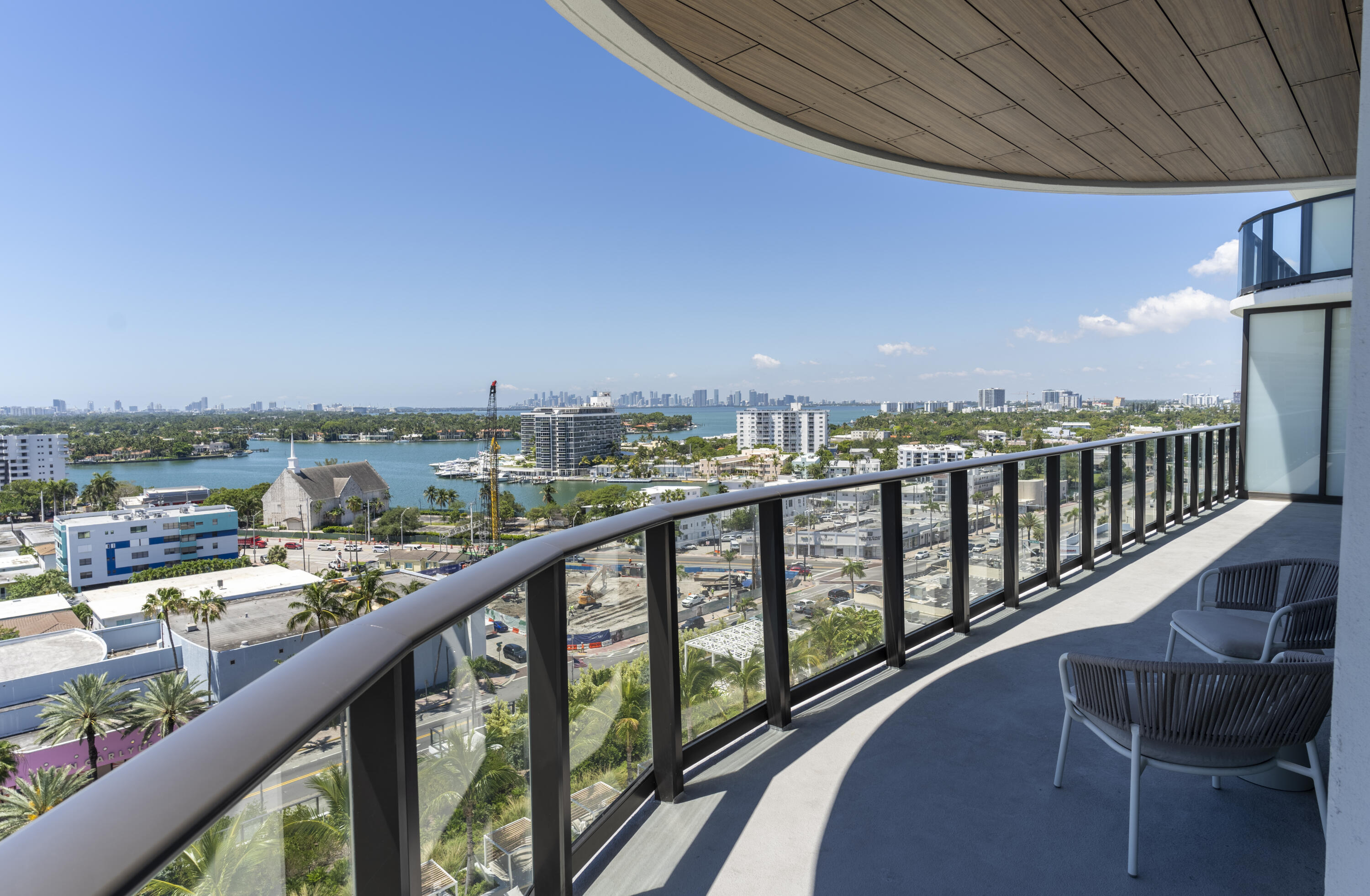 580 72nd #1102, Miami Beach FL 33141