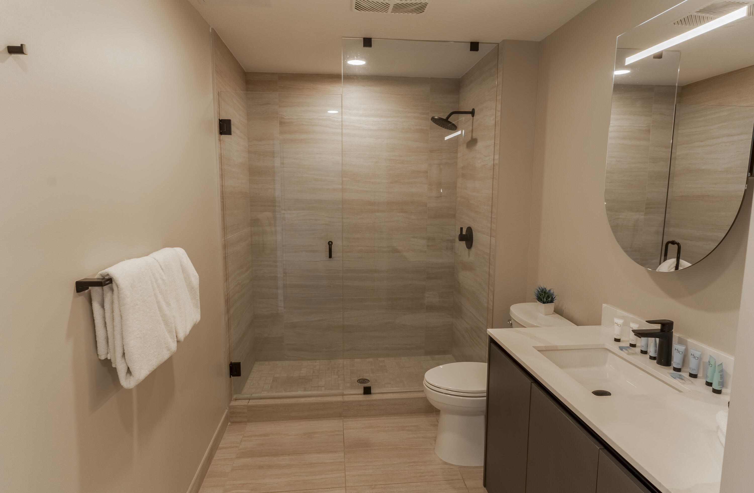 580 72nd #1102, Miami Beach FL 33141