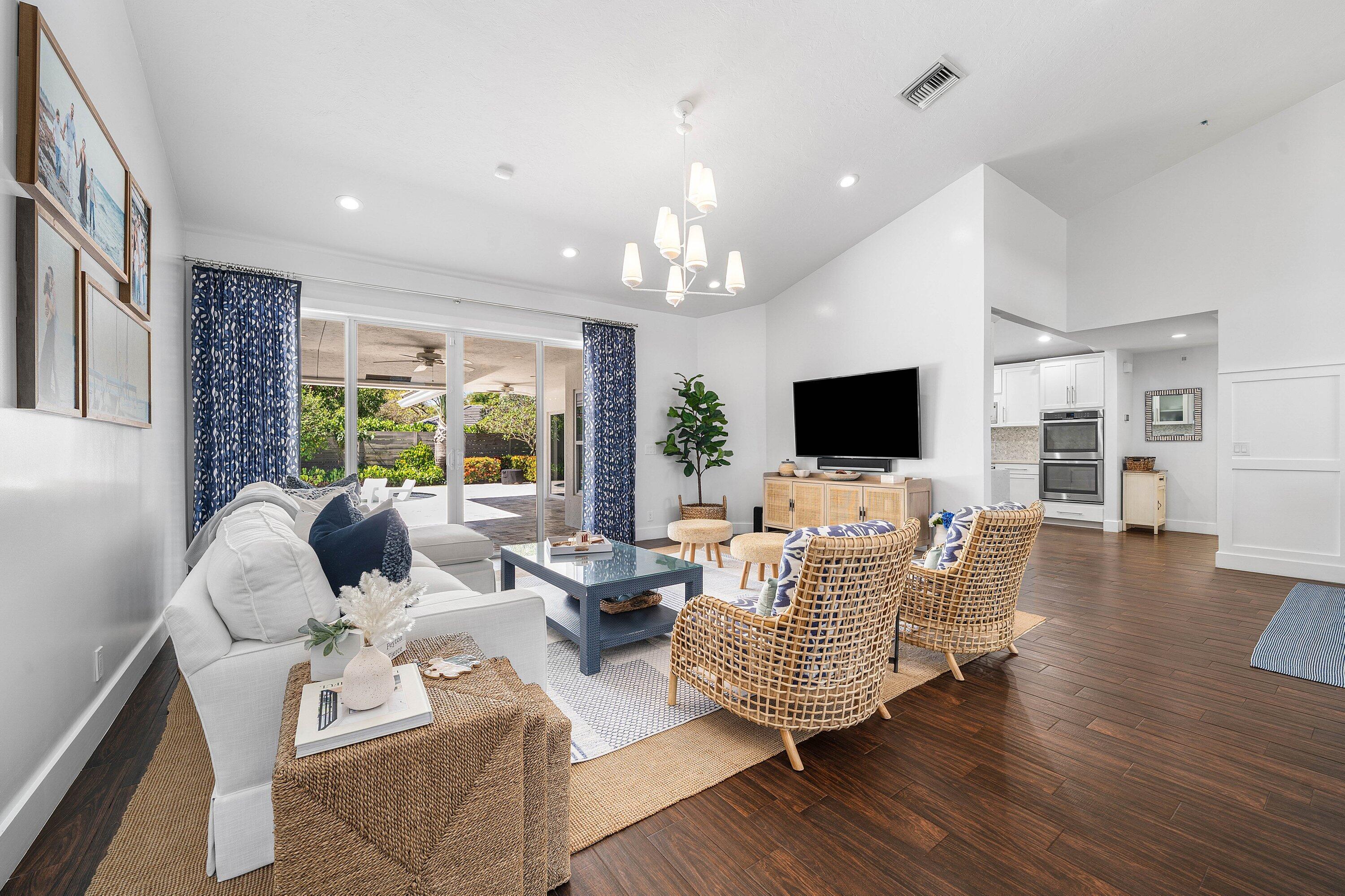 916 SW 37th, Boynton Beach FL 33435