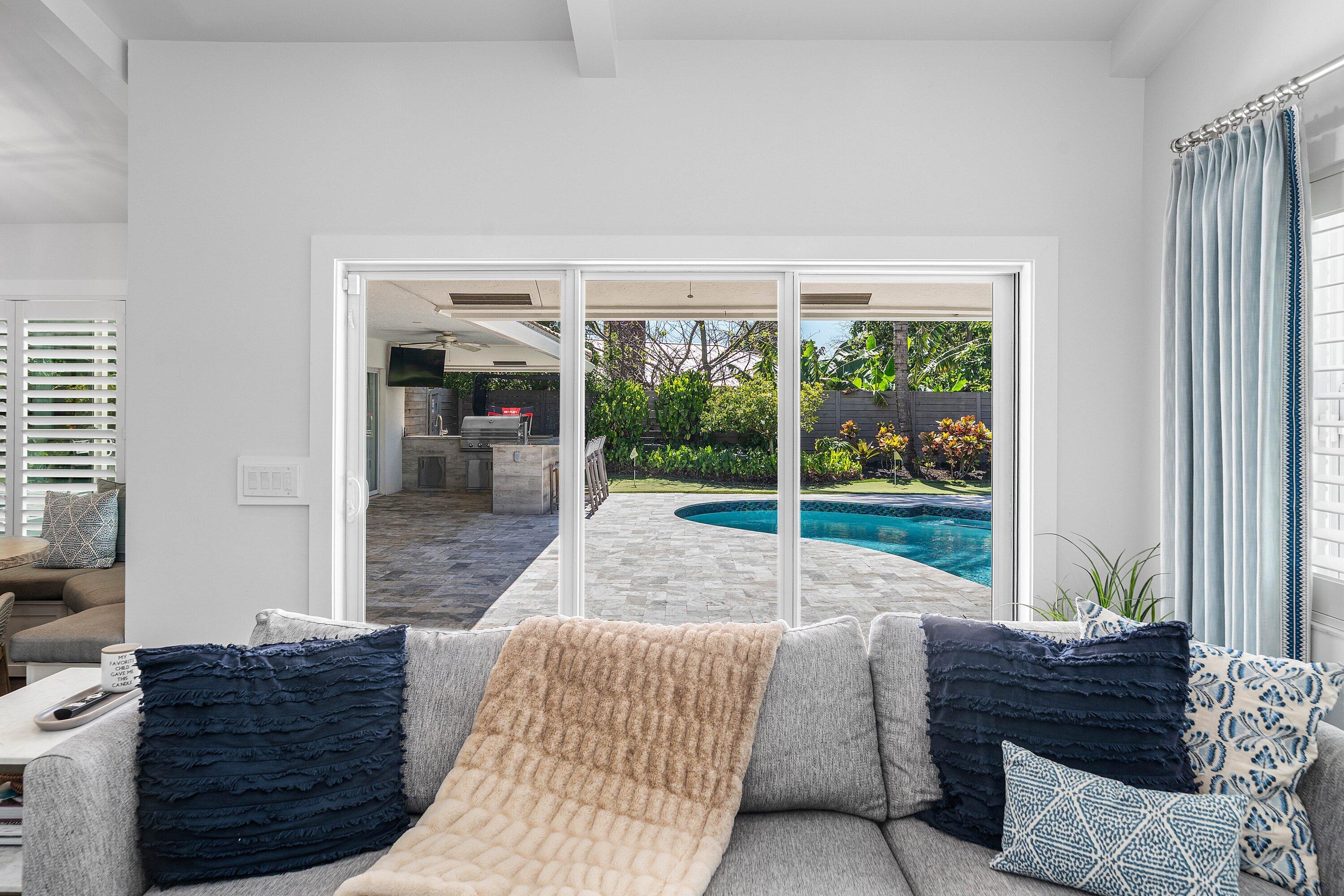 916 SW 37th, Boynton Beach FL 33435