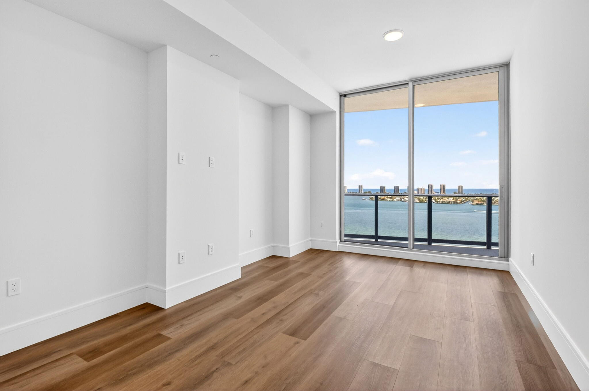 220 Lake Shore #1808, West Palm Beach FL 33403