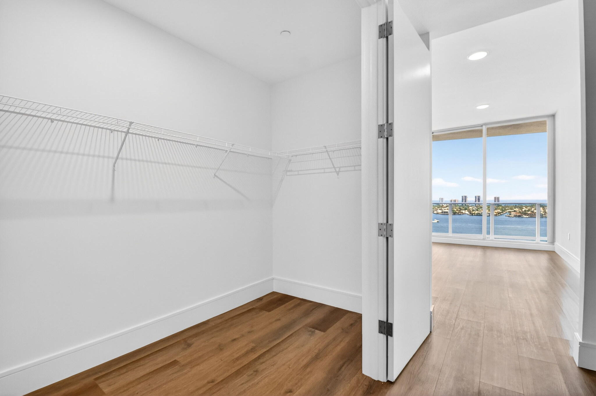 220 Lake Shore #1808, West Palm Beach FL 33403