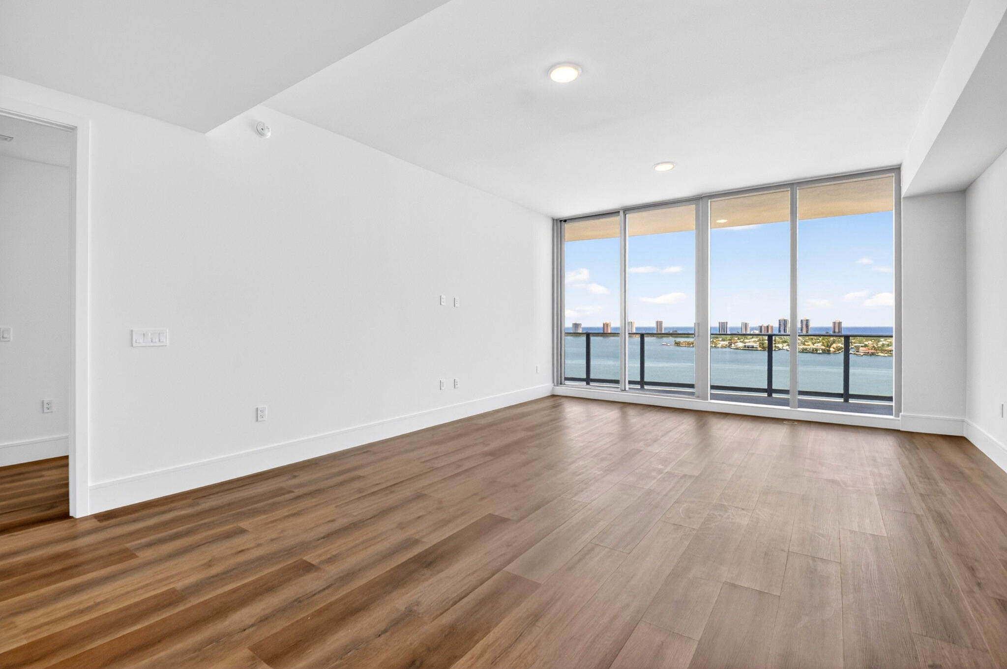 220 Lake Shore #1808, West Palm Beach FL 33403