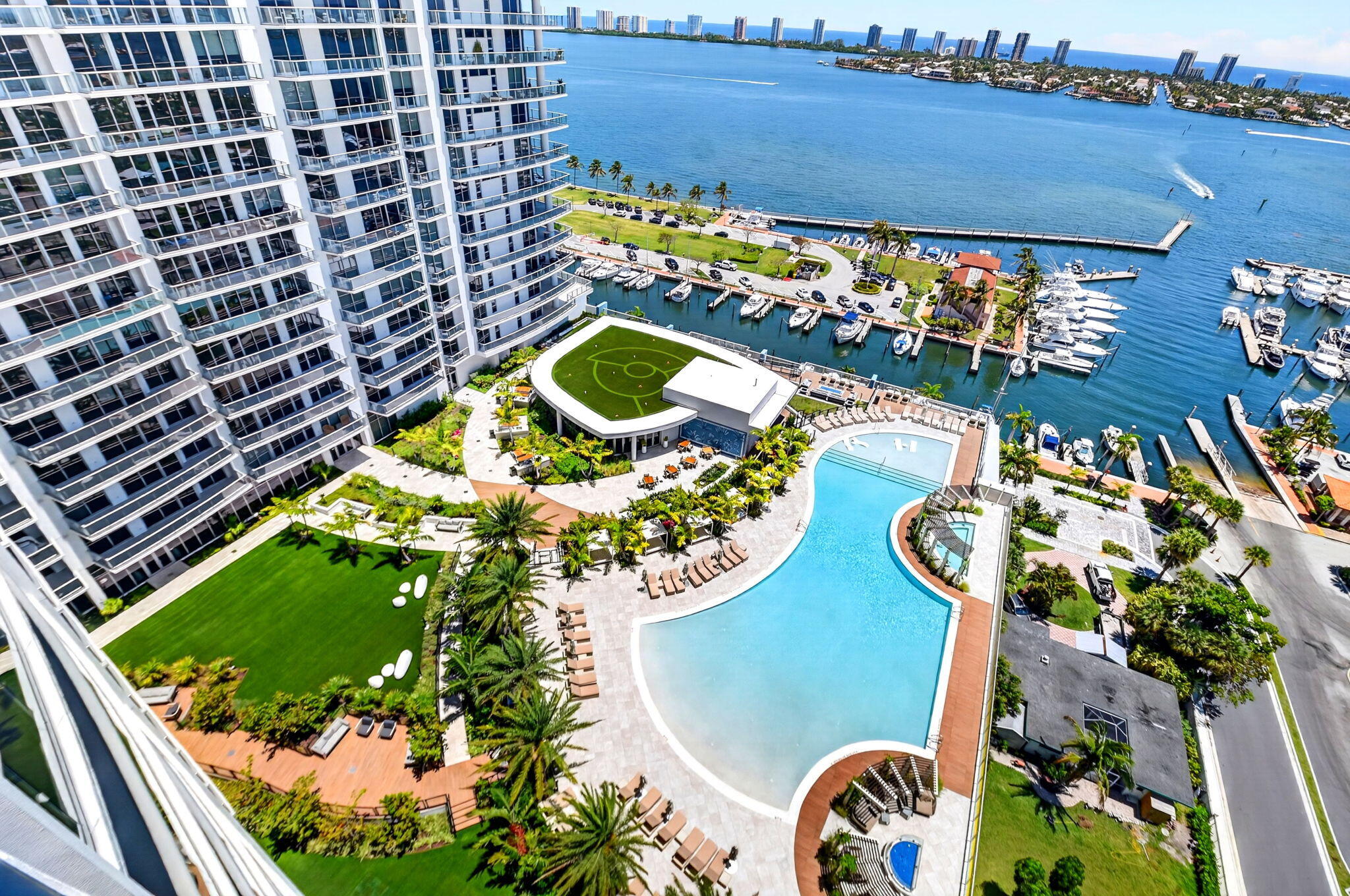 220 Lake Shore #1808, West Palm Beach FL 33403
