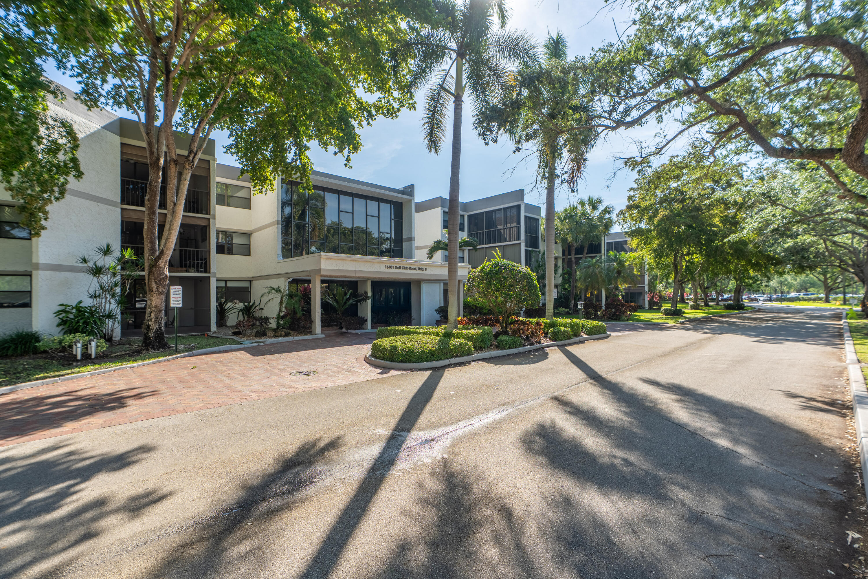 16401 Golf Club #113, Weston FL 33326