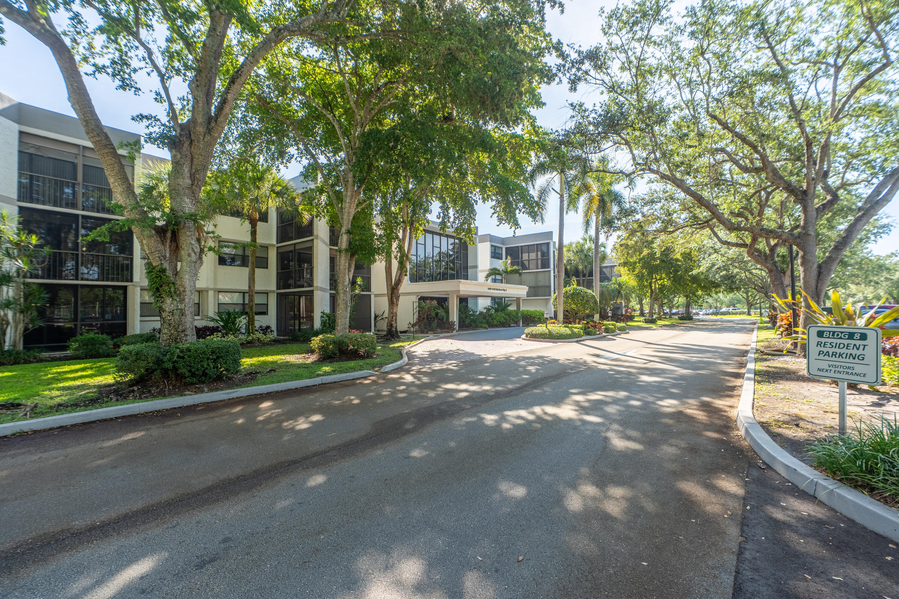 16401 Golf Club #113, Weston FL 33326