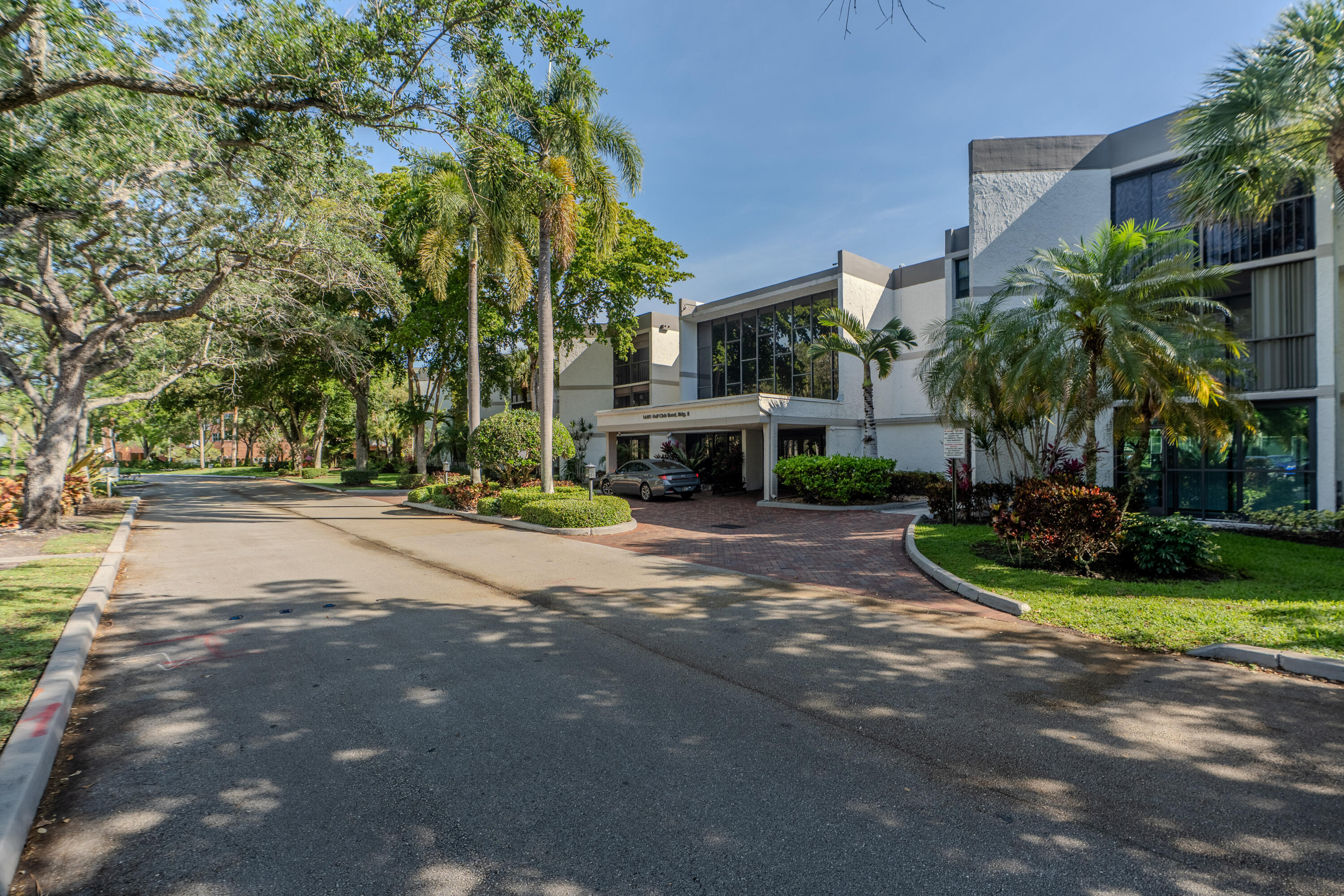 16401 Golf Club #113, Weston FL 33326