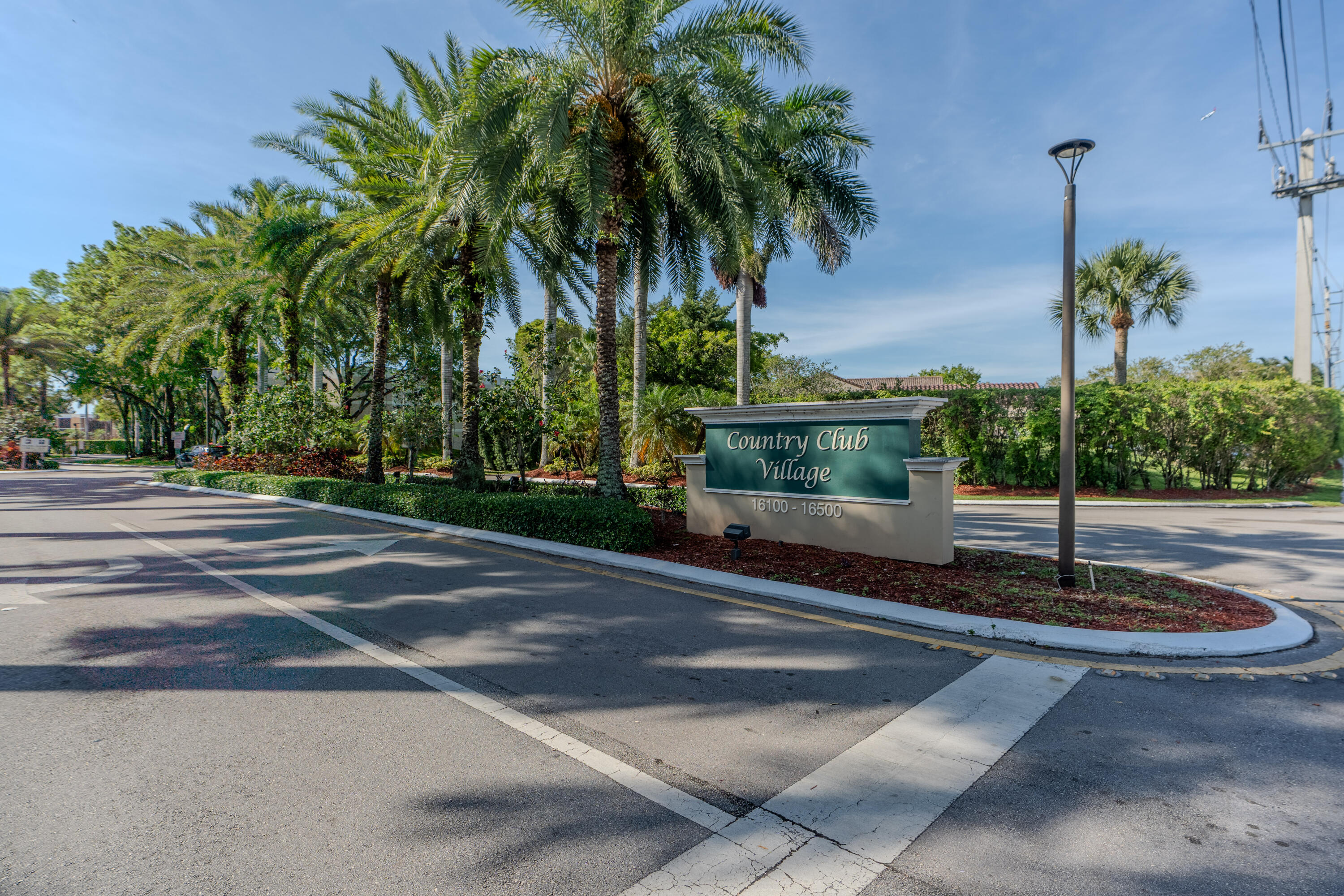 16401 Golf Club #113, Weston FL 33326