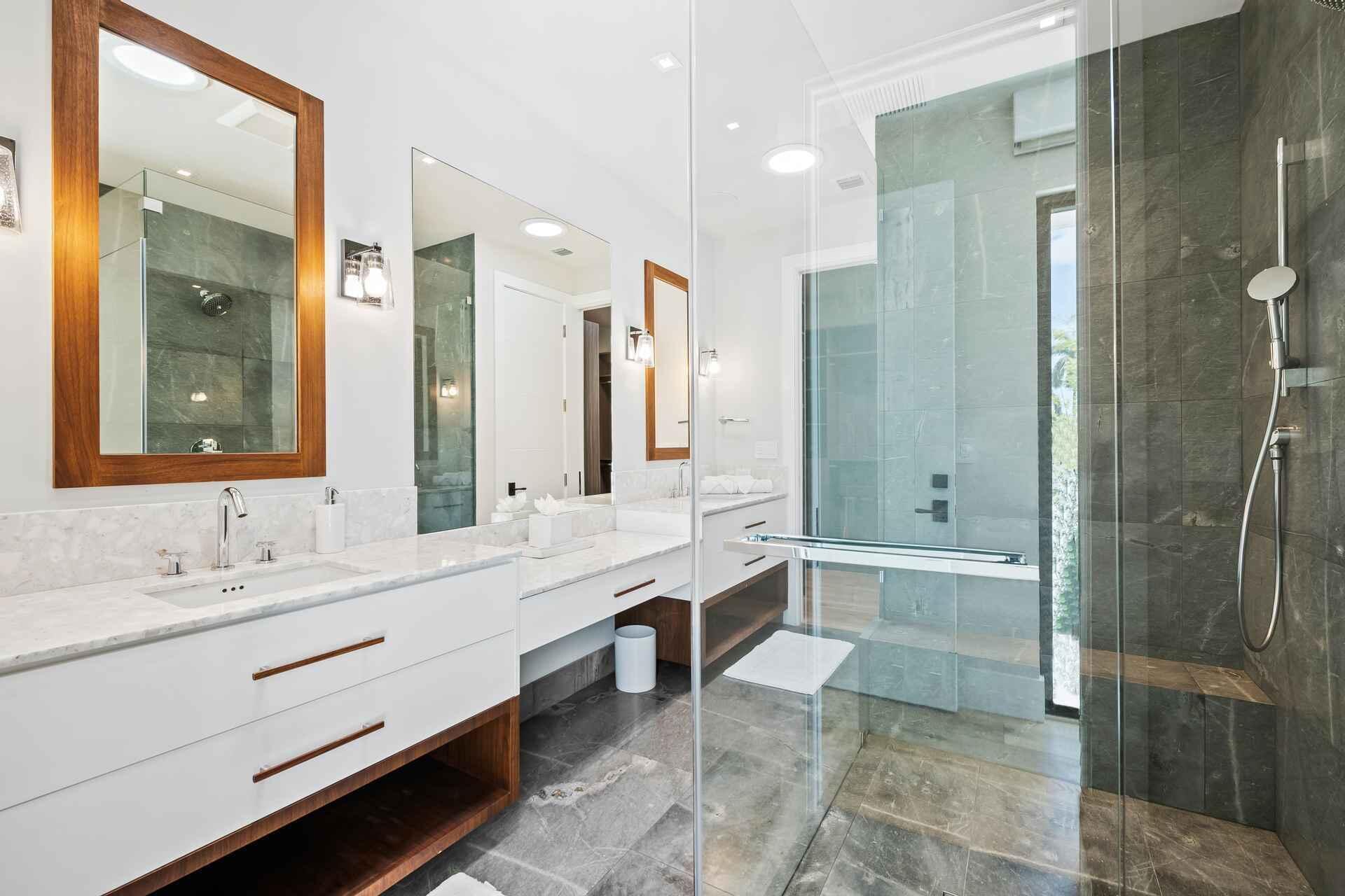 5288 Alton #3, Miami Beach FL 33140