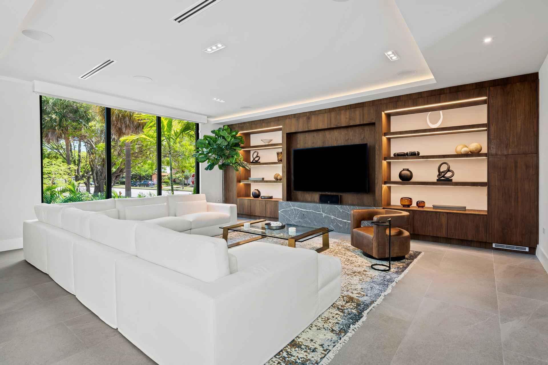 5288 Alton #3, Miami Beach FL 33140