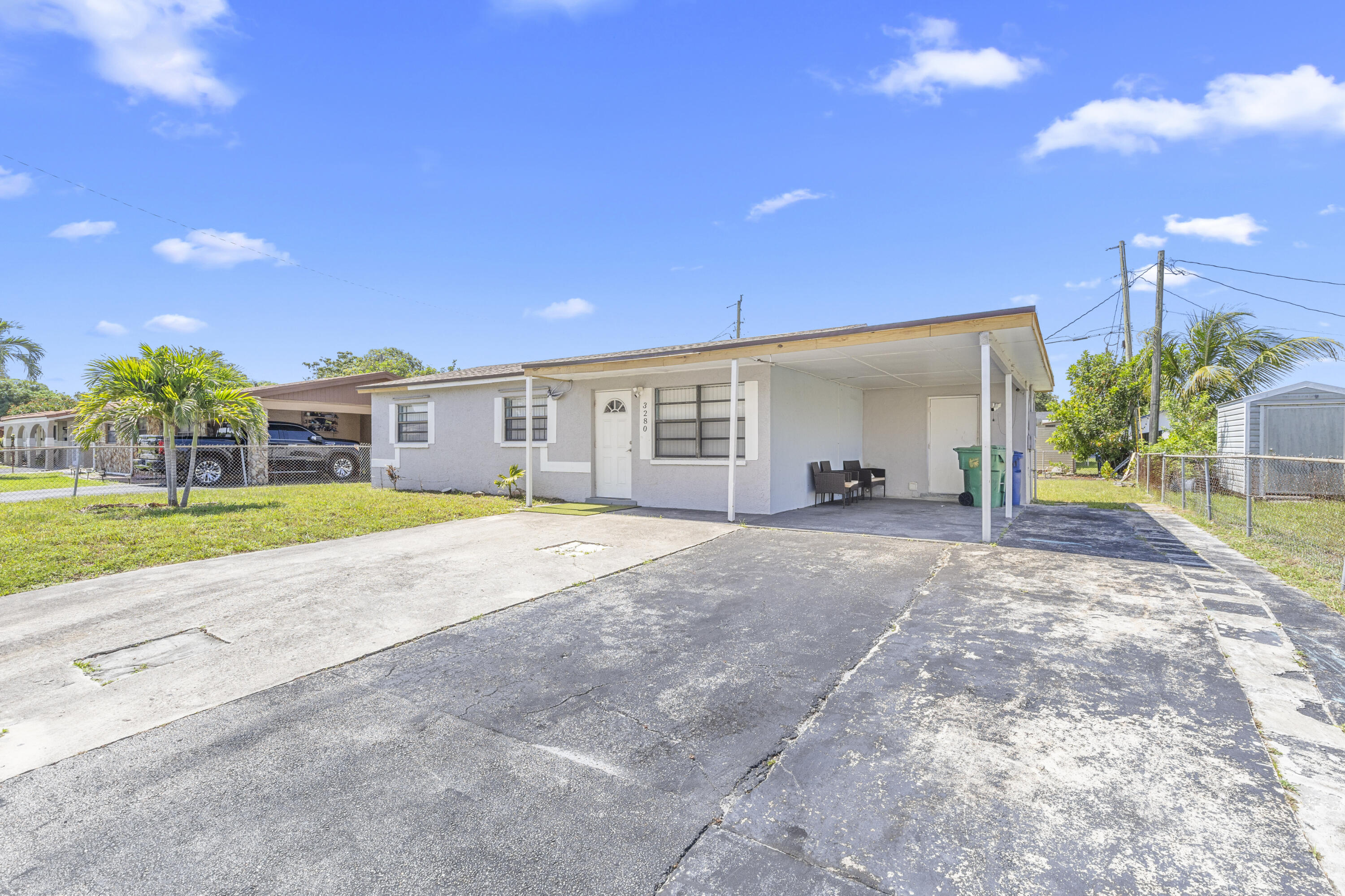 3280 NW 13th, Lauderhill FL 33311