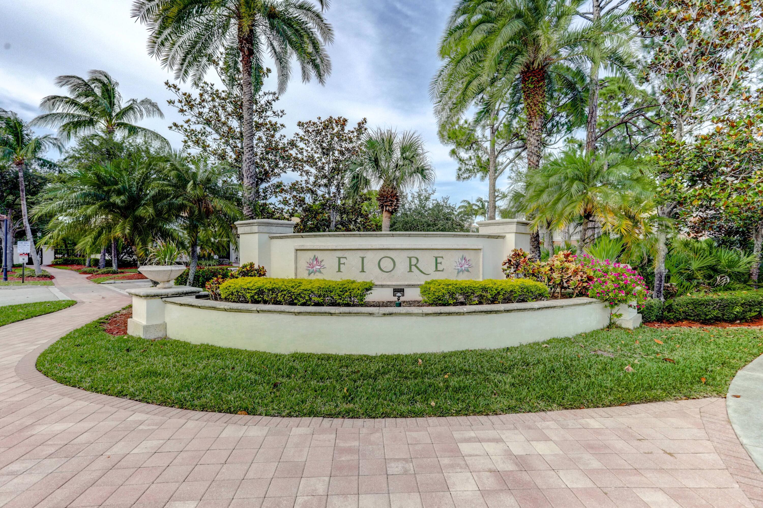 9303 W Myrtlewood Cir, Palm Beach Gardens FL 33418