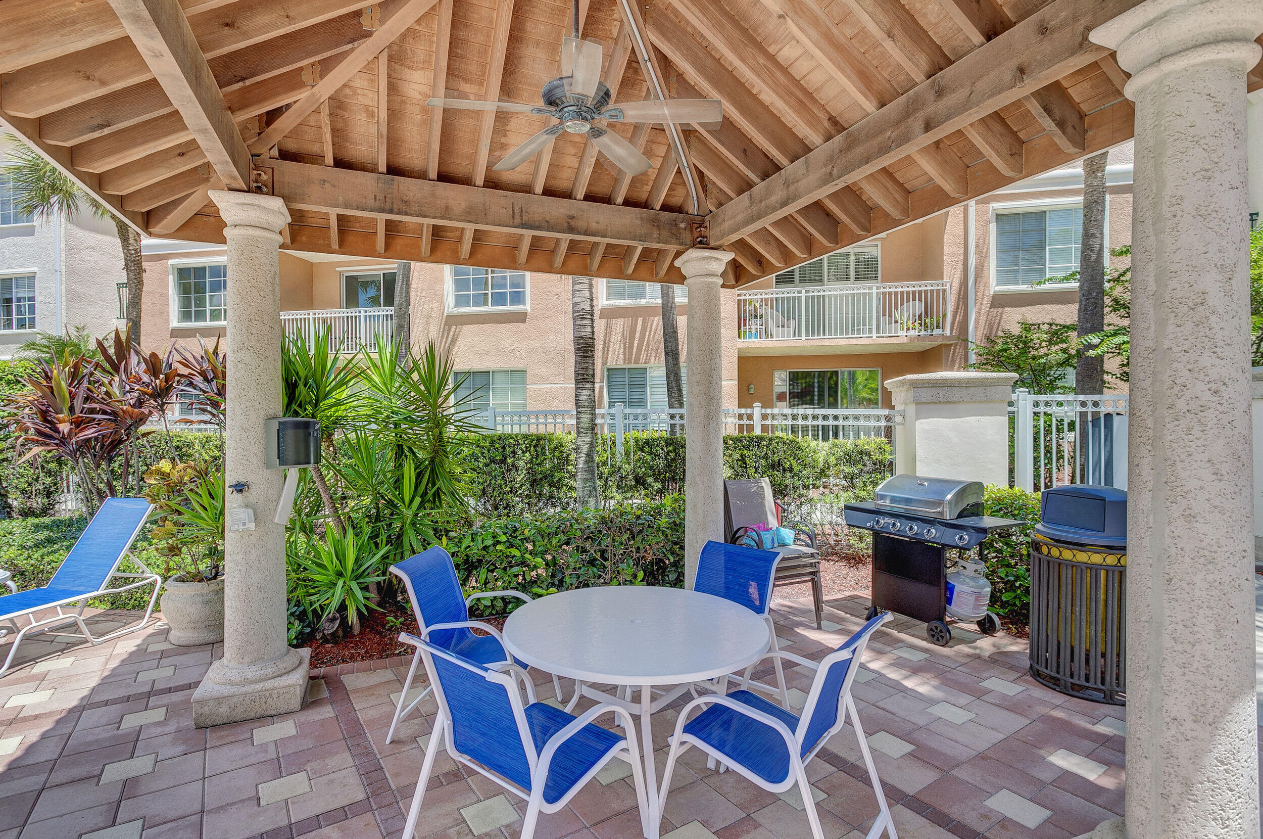 9303 W Myrtlewood Cir, Palm Beach Gardens FL 33418